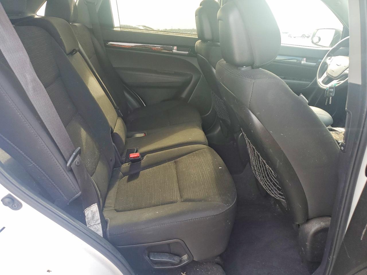 2015 Kia Sorento White vin: 5XYKTCA69FG619574