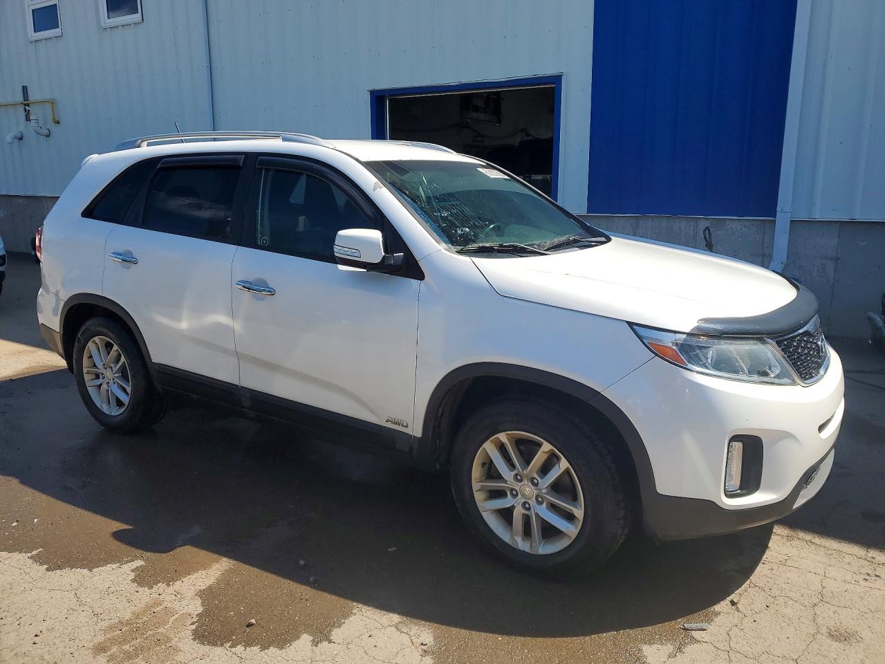 2015 Kia Sorento Lx White vin: 5XYKTCA69FG627318