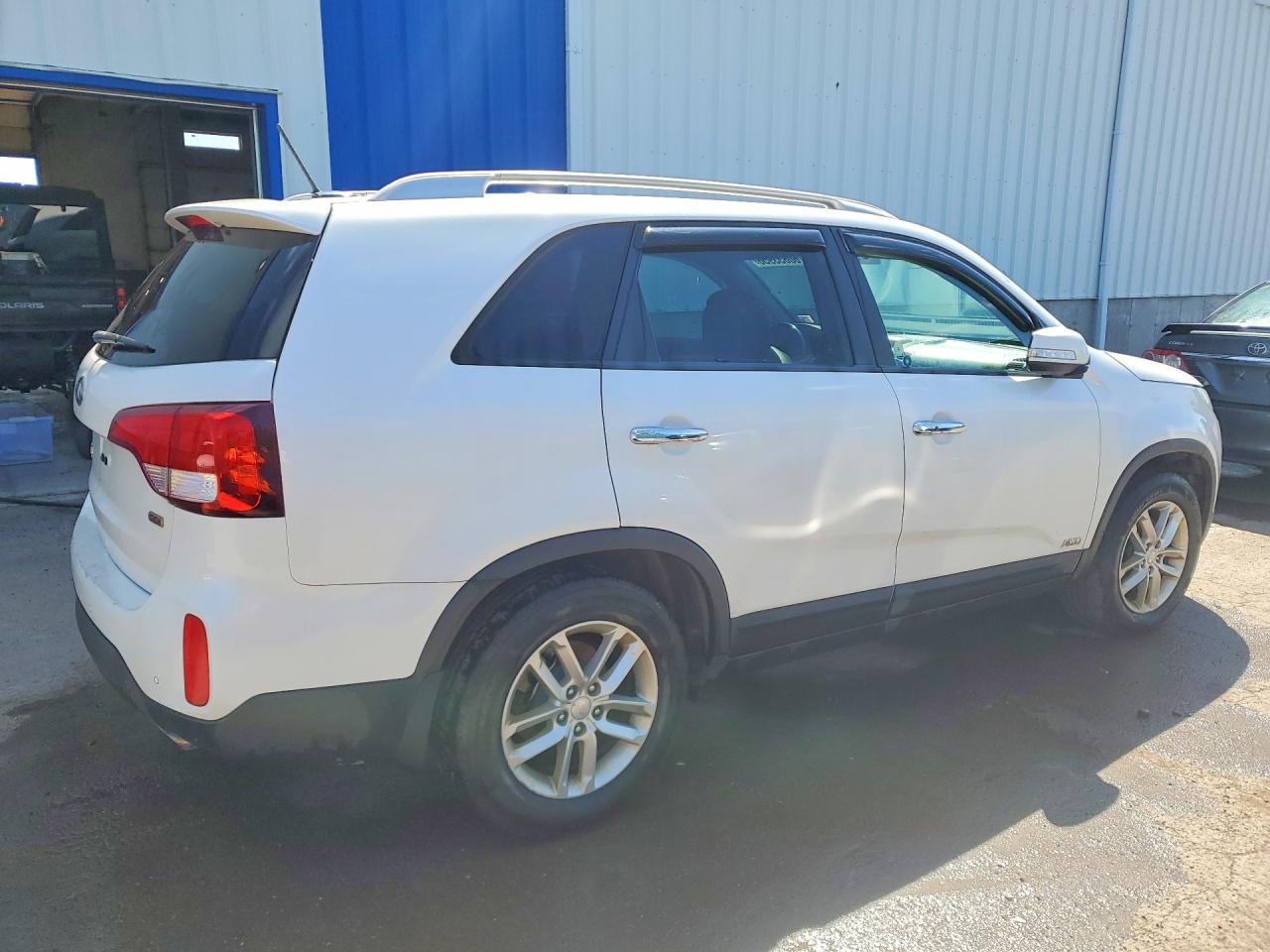 2015 Kia Sorento Lx White vin: 5XYKTCA69FG627318
