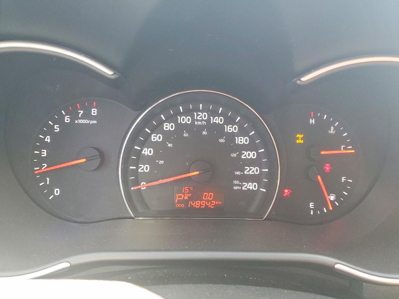 2015 Kia Sorento Lx White vin: 5XYKTCA69FG627318