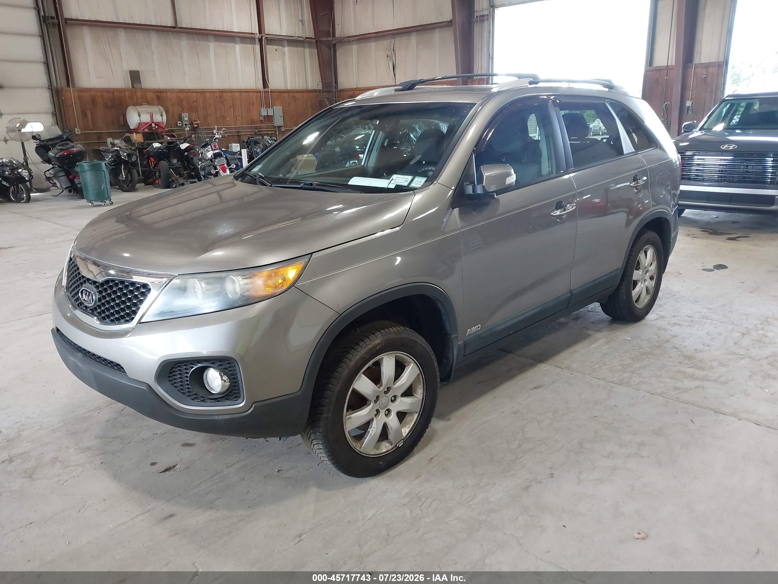 2012 Kia Sorento Lx Серый vin: 5XYKTCA6XCG227392