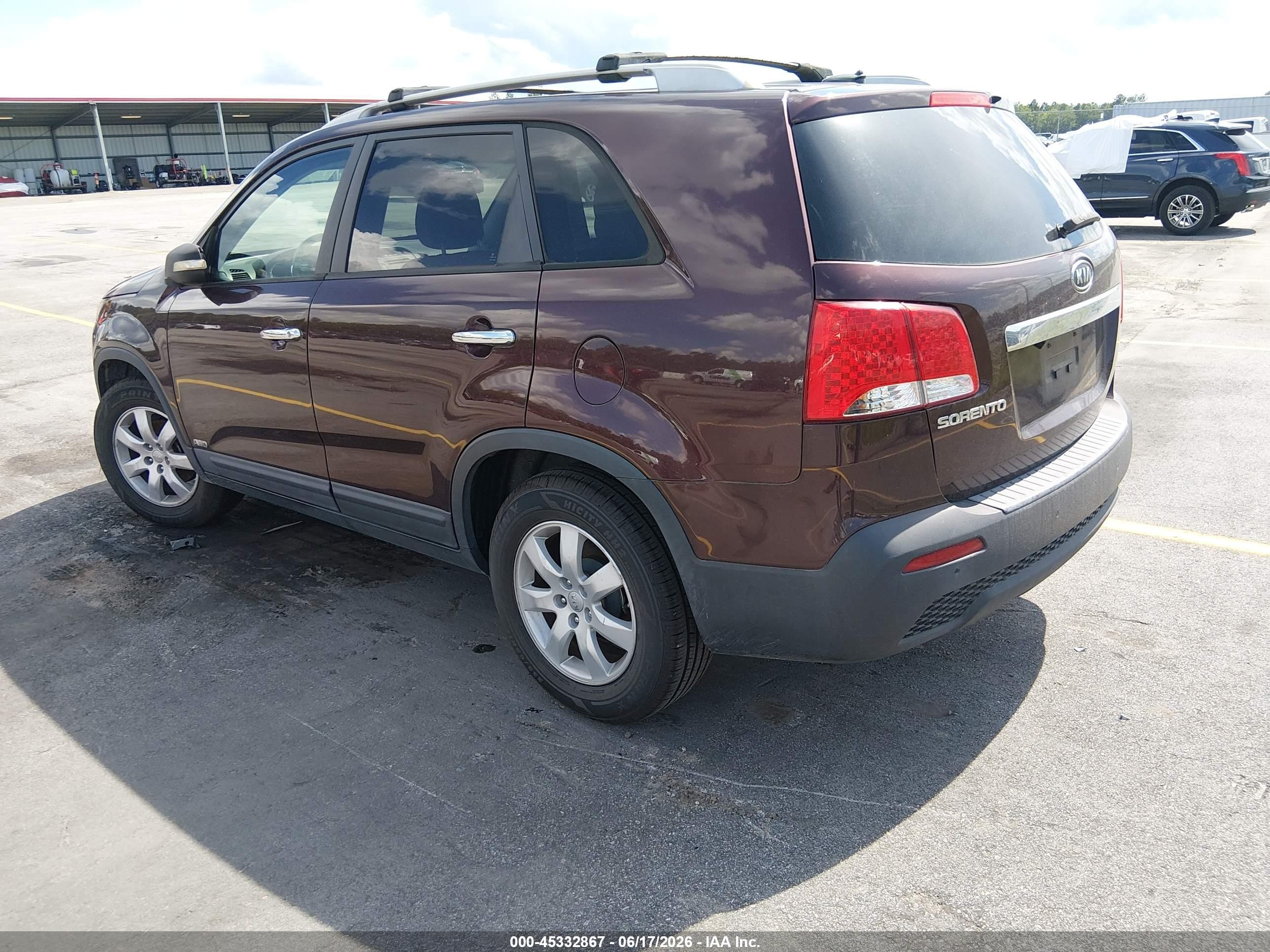 2013 Kia Sorento Lx Burgundy vin: 5XYKTCA6XDG333083