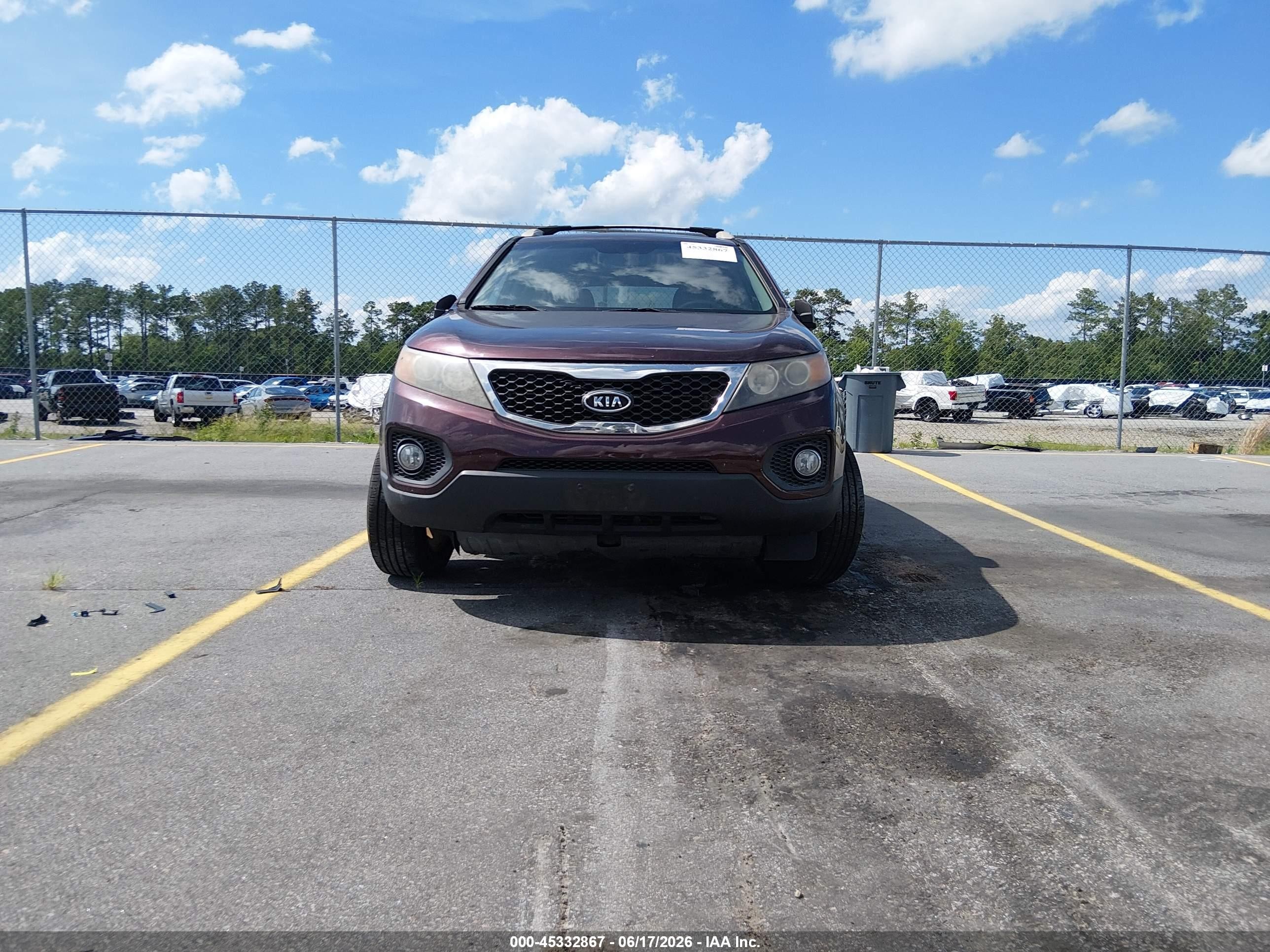 2013 Kia Sorento Lx Burgundy vin: 5XYKTCA6XDG333083