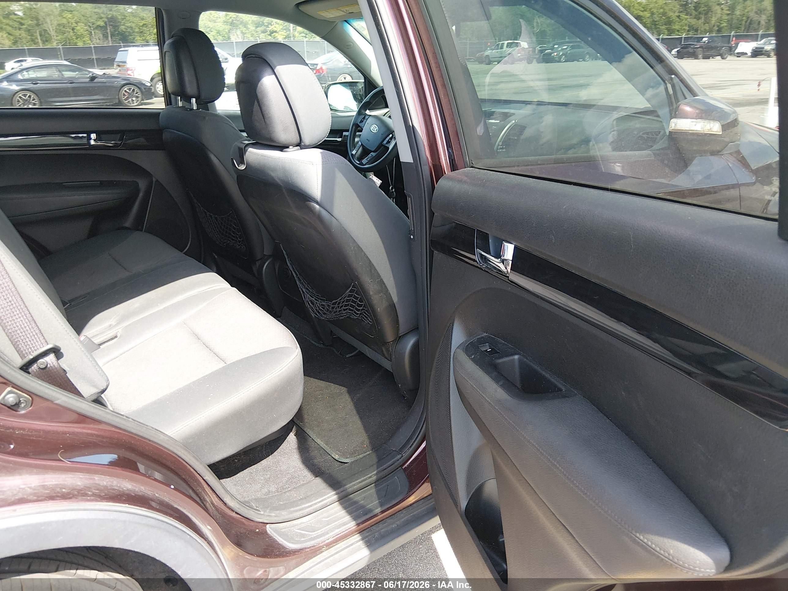2013 Kia Sorento Lx Burgundy vin: 5XYKTCA6XDG333083