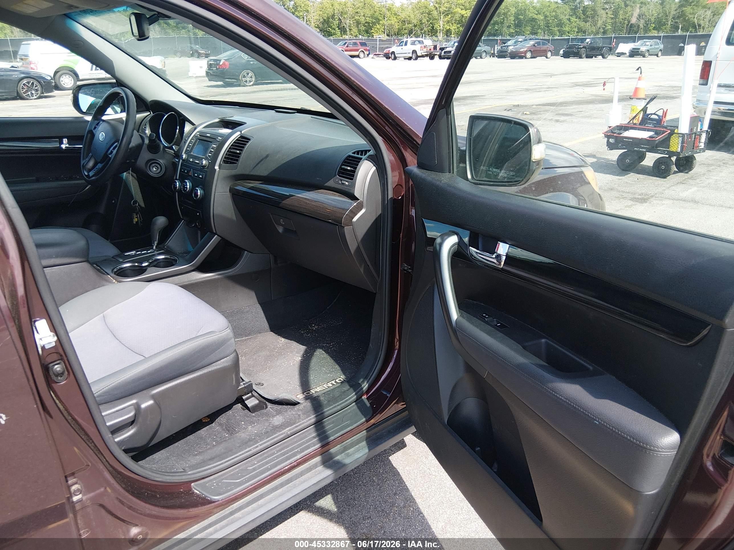2013 Kia Sorento Lx Burgundy vin: 5XYKTCA6XDG333083