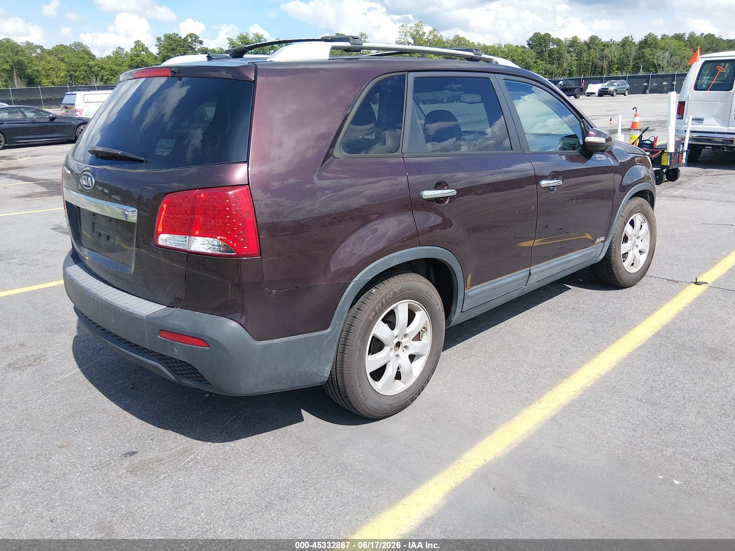 2013 Kia Sorento Lx Burgundy vin: 5XYKTCA6XDG333083