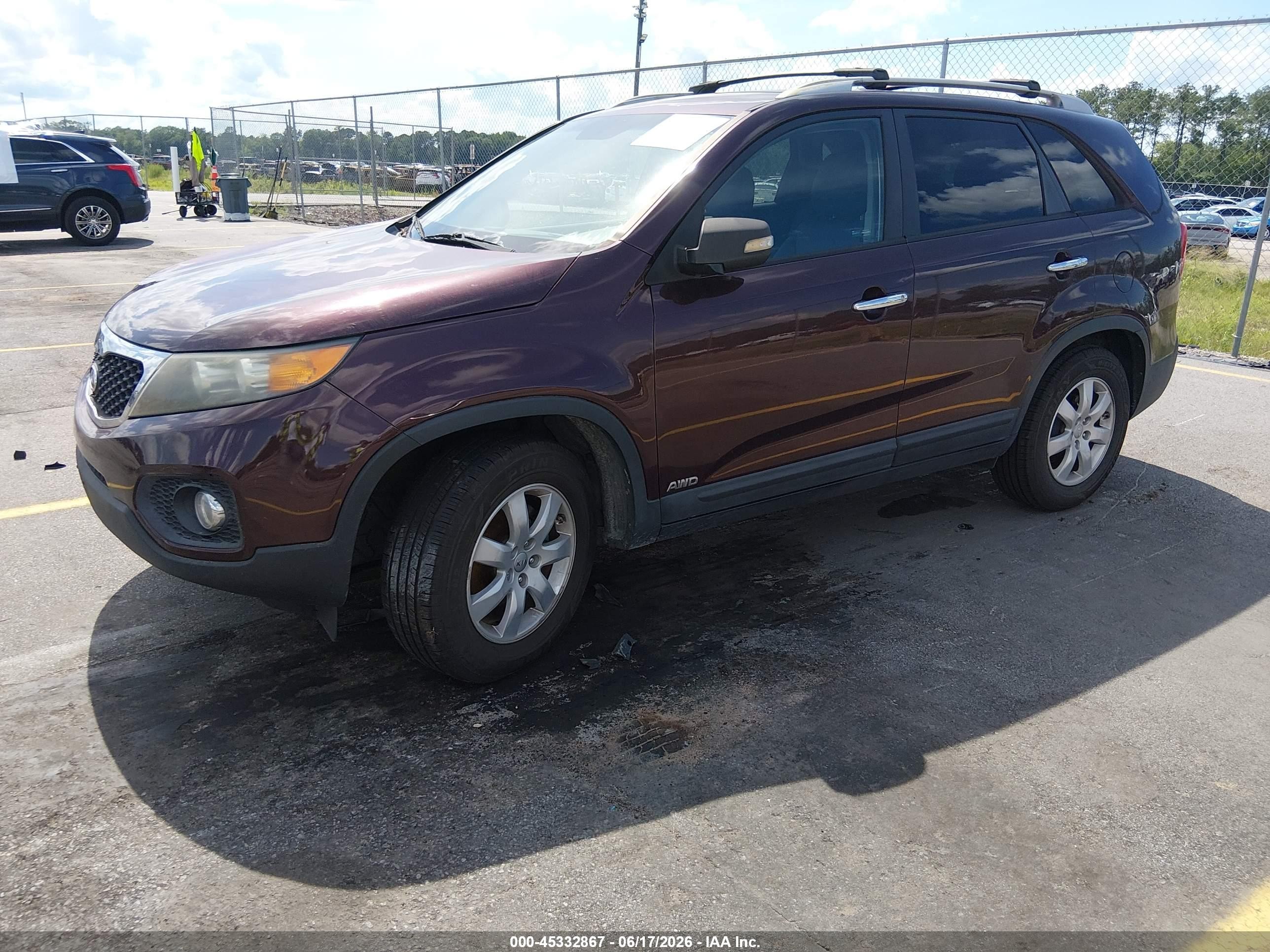 2013 Kia Sorento Lx Burgundy vin: 5XYKTCA6XDG333083