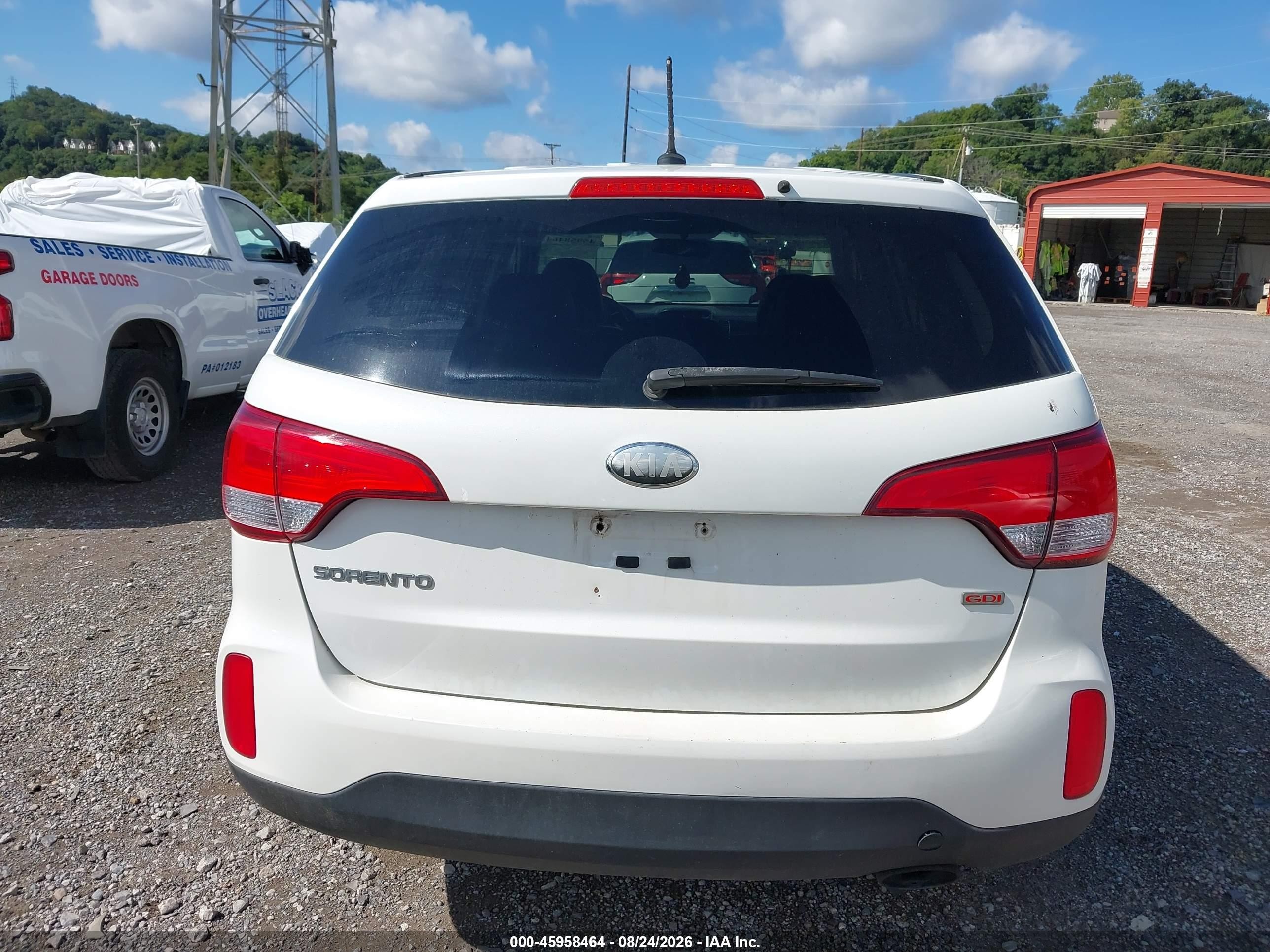 2014 Kia Sorento Lx White vin: 5XYKTCA6XEG429636
