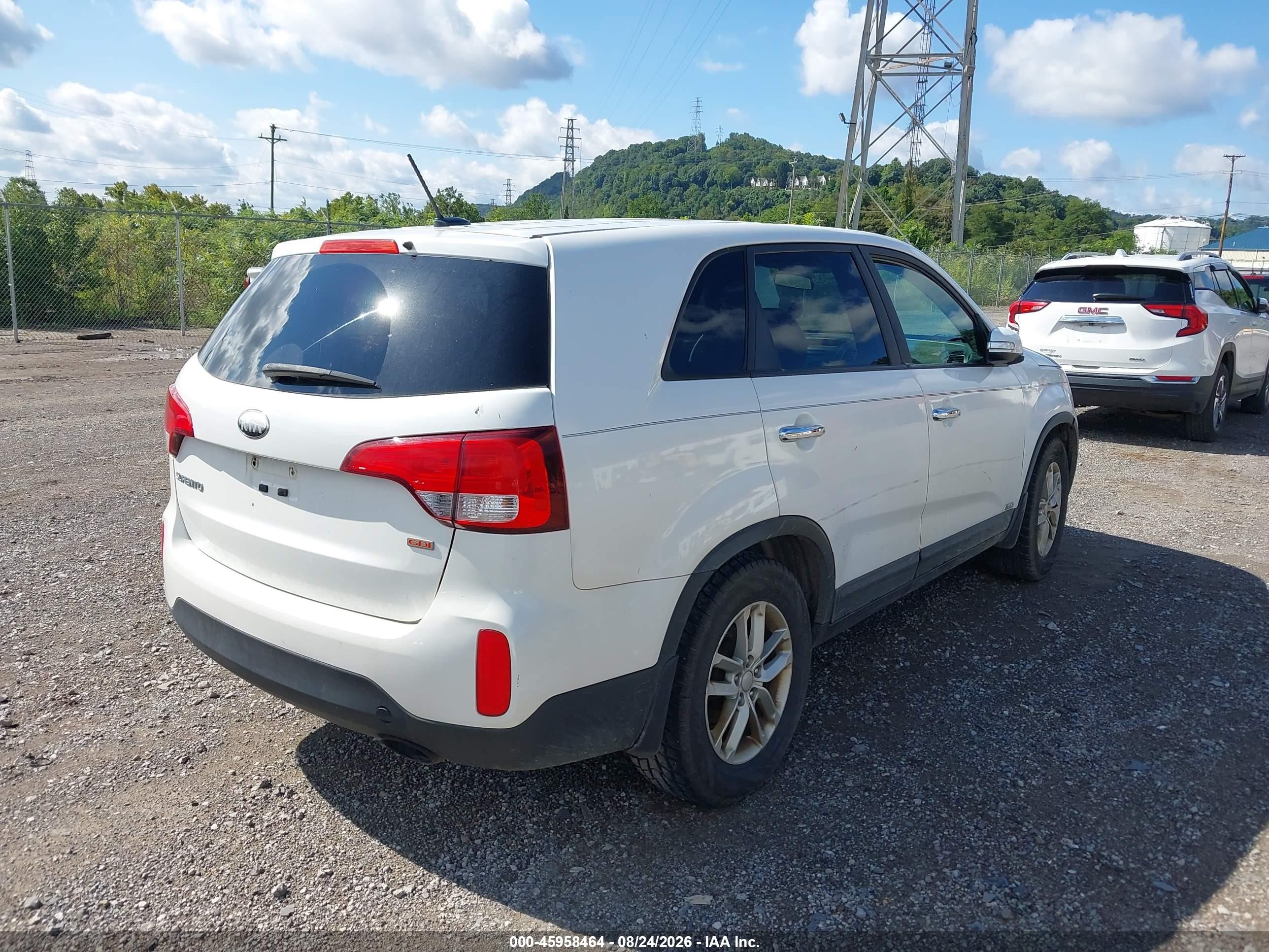 2014 Kia Sorento Lx White vin: 5XYKTCA6XEG429636
