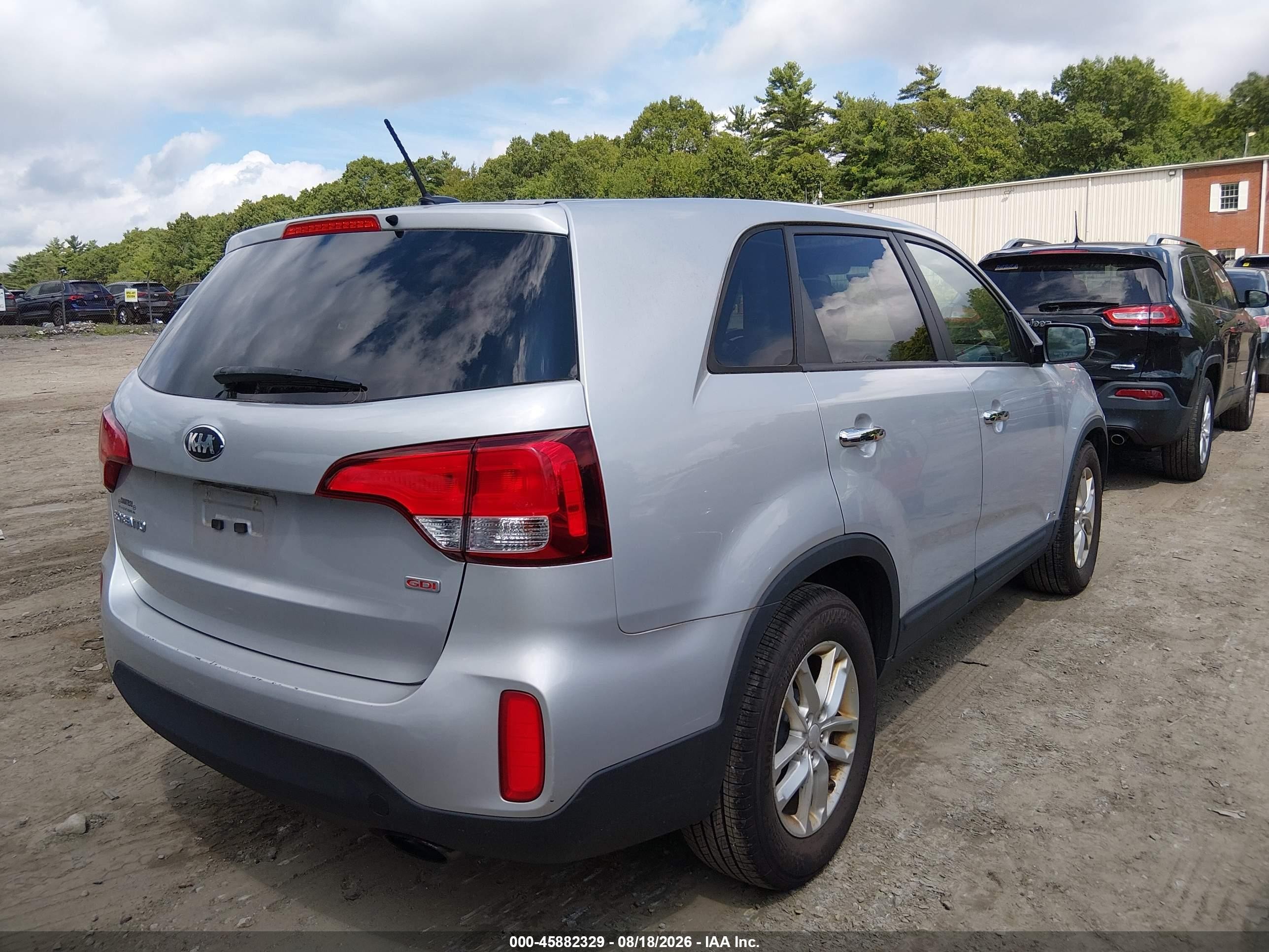 2015 Kia Sorento Lx Silver vin: 5XYKTCA6XFG564584
