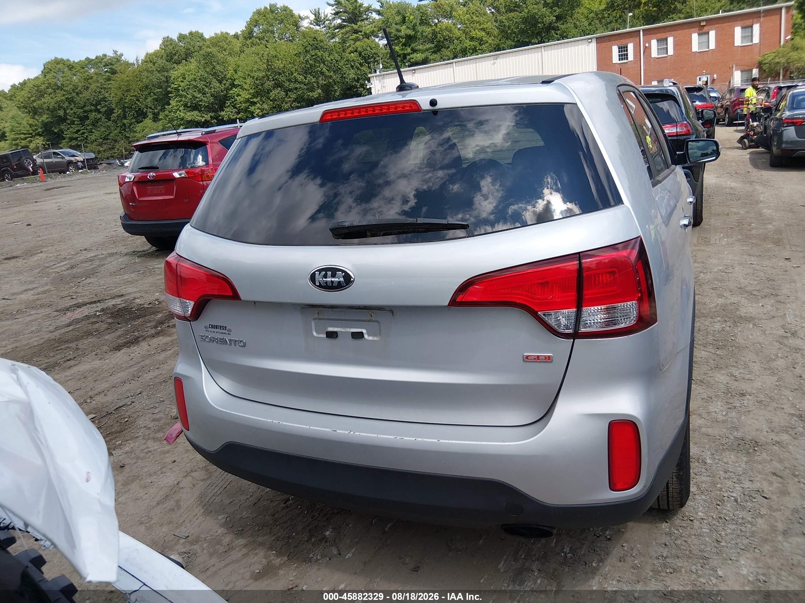 2015 Kia Sorento Lx Silver vin: 5XYKTCA6XFG564584