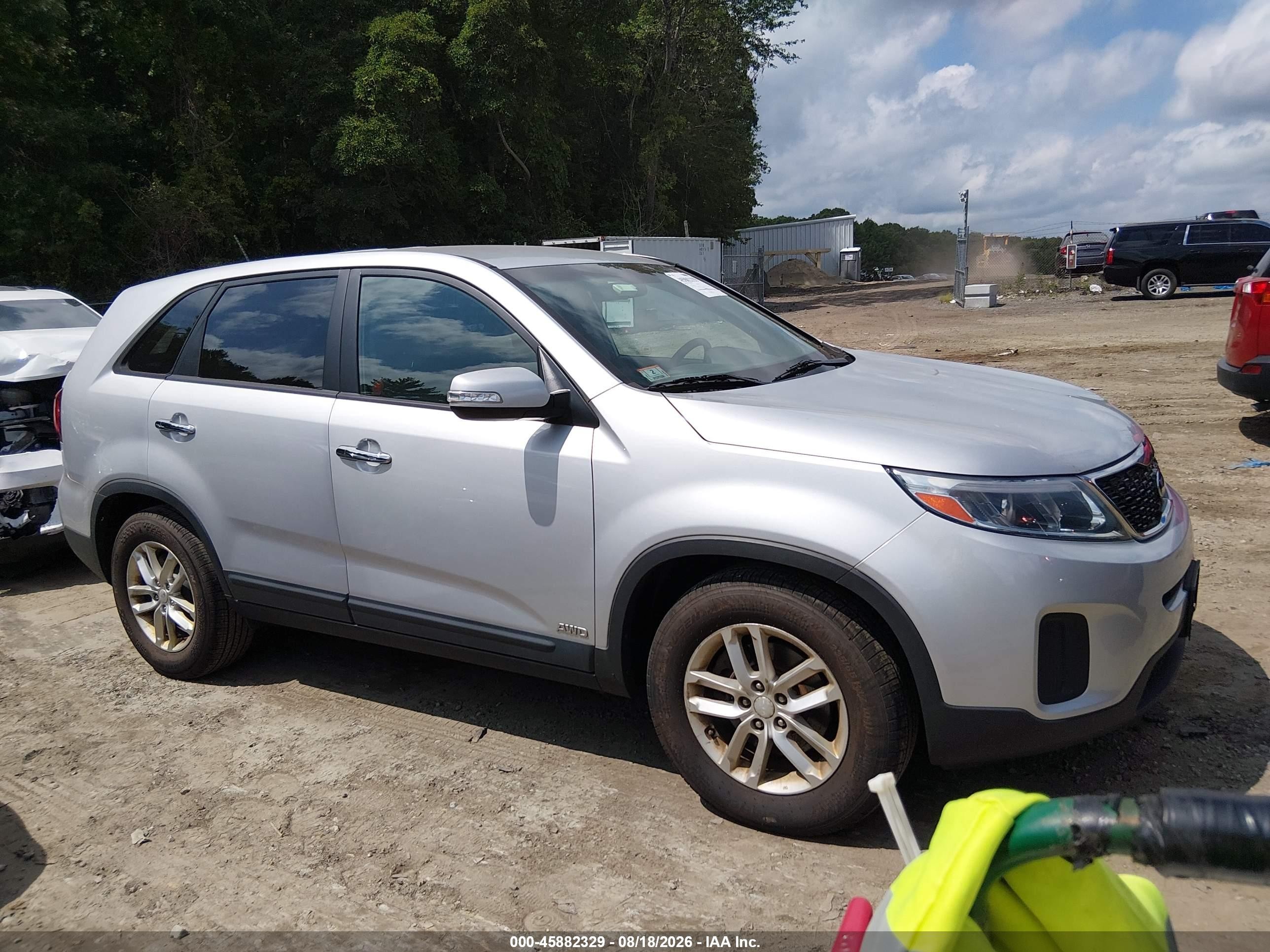 2015 Kia Sorento Lx Silver vin: 5XYKTCA6XFG564584