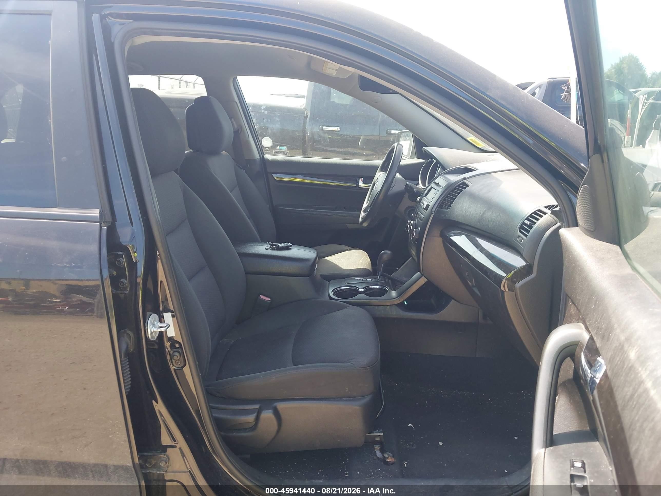 2011 Kia Sorento Lx Black vin: 5XYKTDA11BG159931
