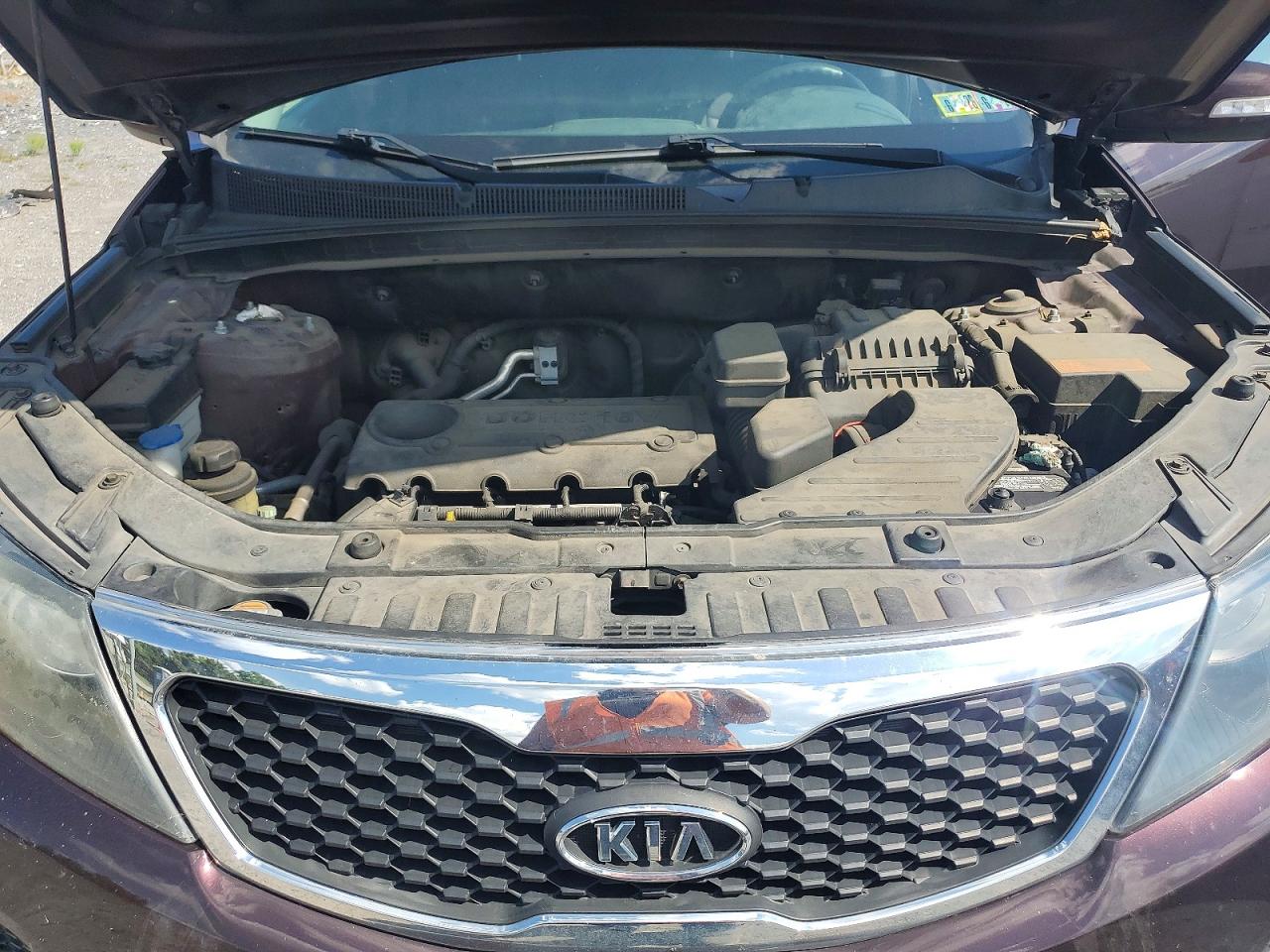 2011 Kia Sorento Lx Maroon vin: 5XYKTDA12BG099433