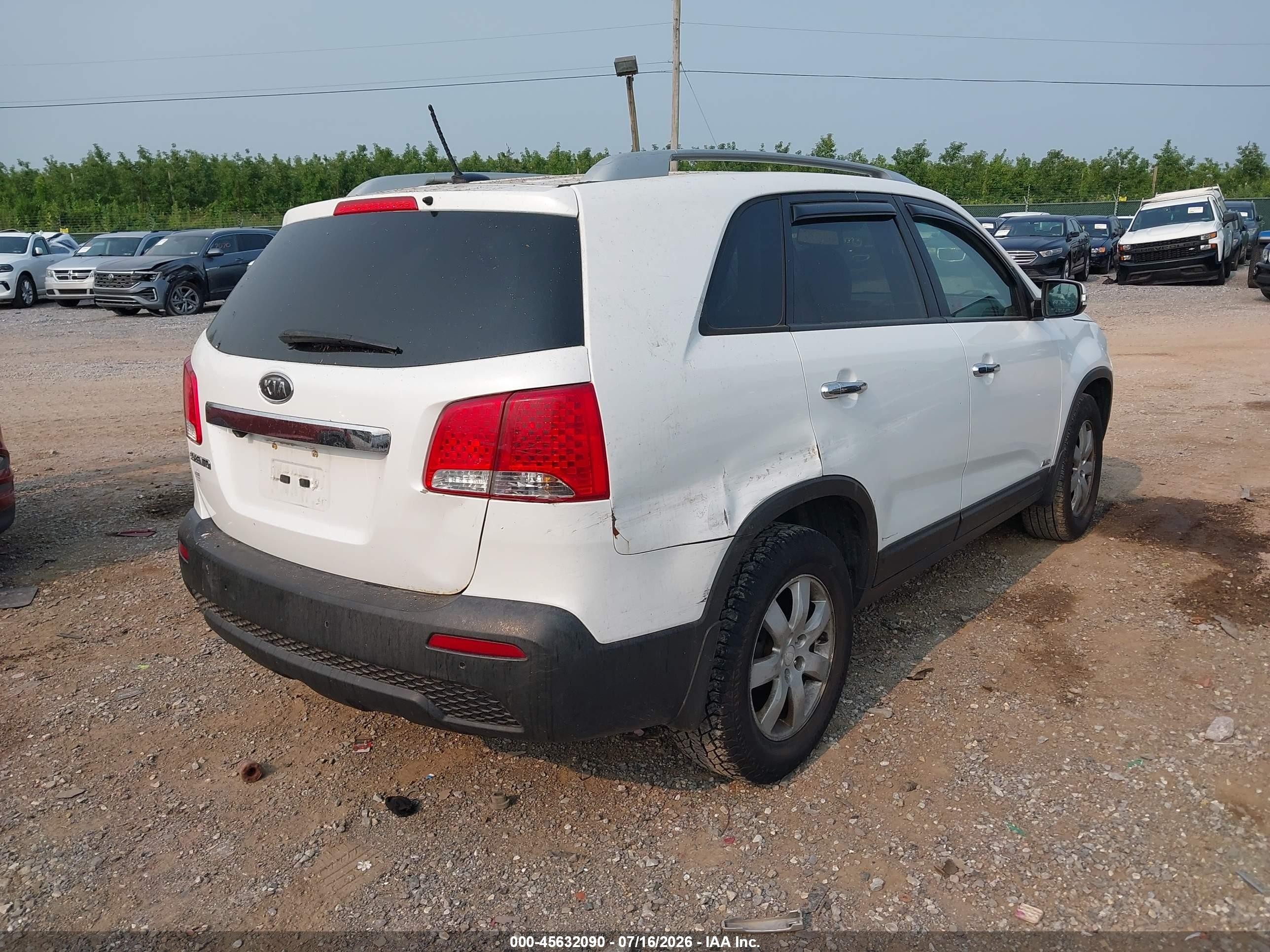 2011 Kia Sorento Lx Белый vin: 5XYKTDA12BG156391