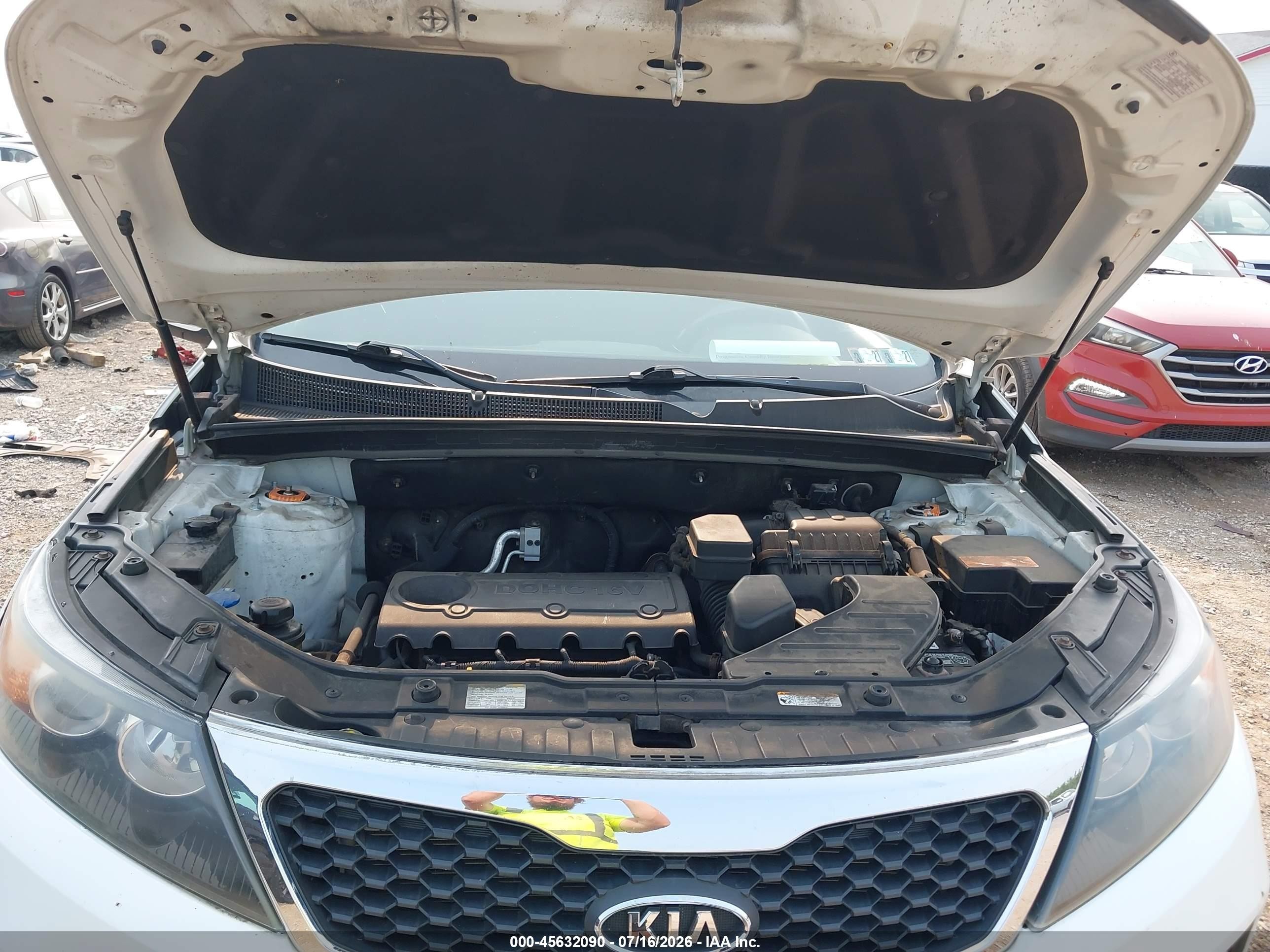 2011 Kia Sorento Lx Белый vin: 5XYKTDA12BG156391