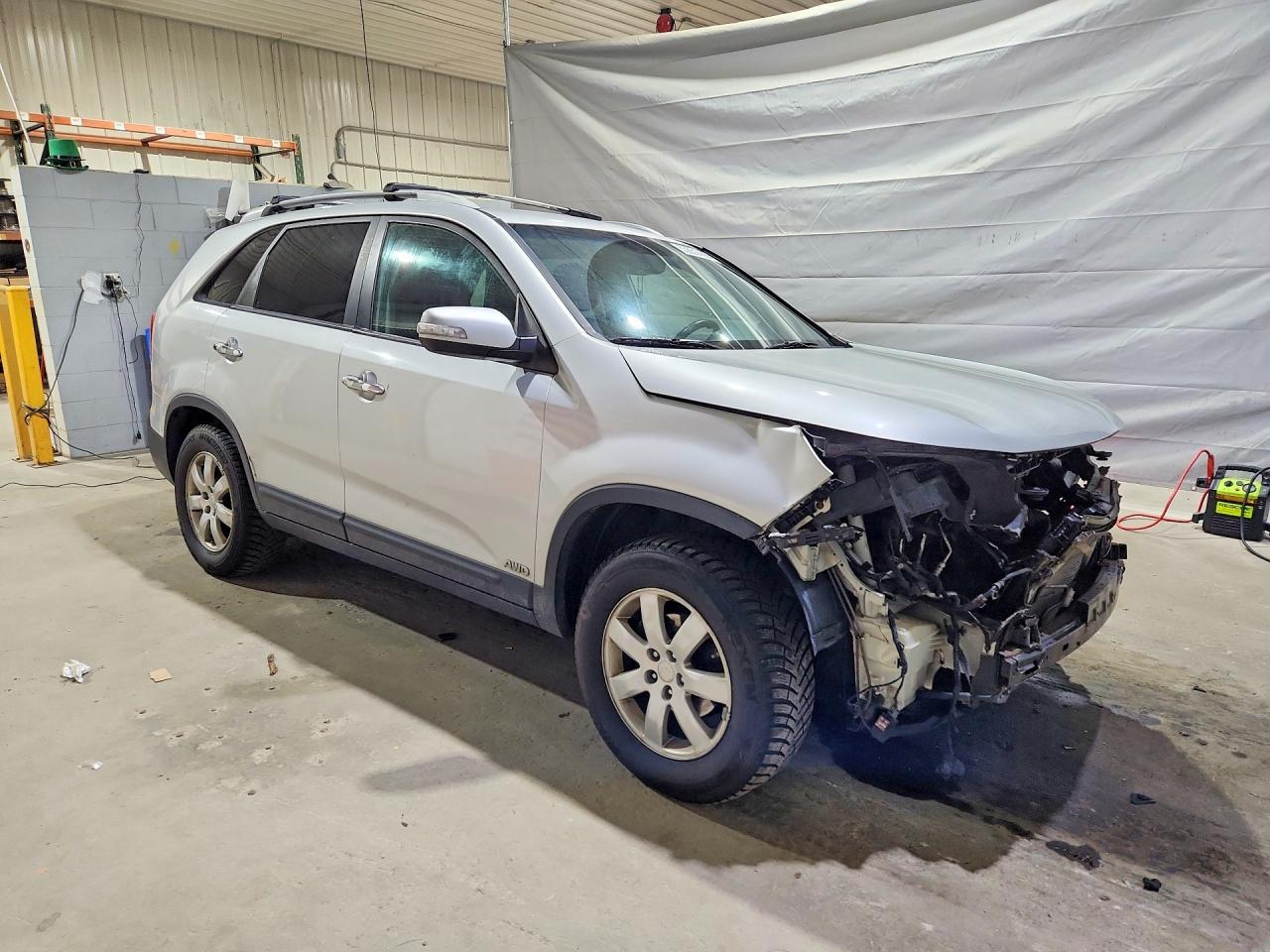 2011 Kia Sorento Lx Silver vin: 5XYKTDA12BG179539