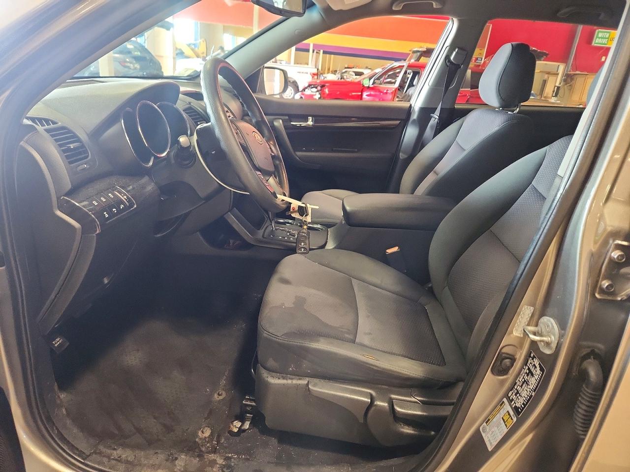 2011 Kia Sorento Lx Gray vin: 5XYKTDA14BG046989