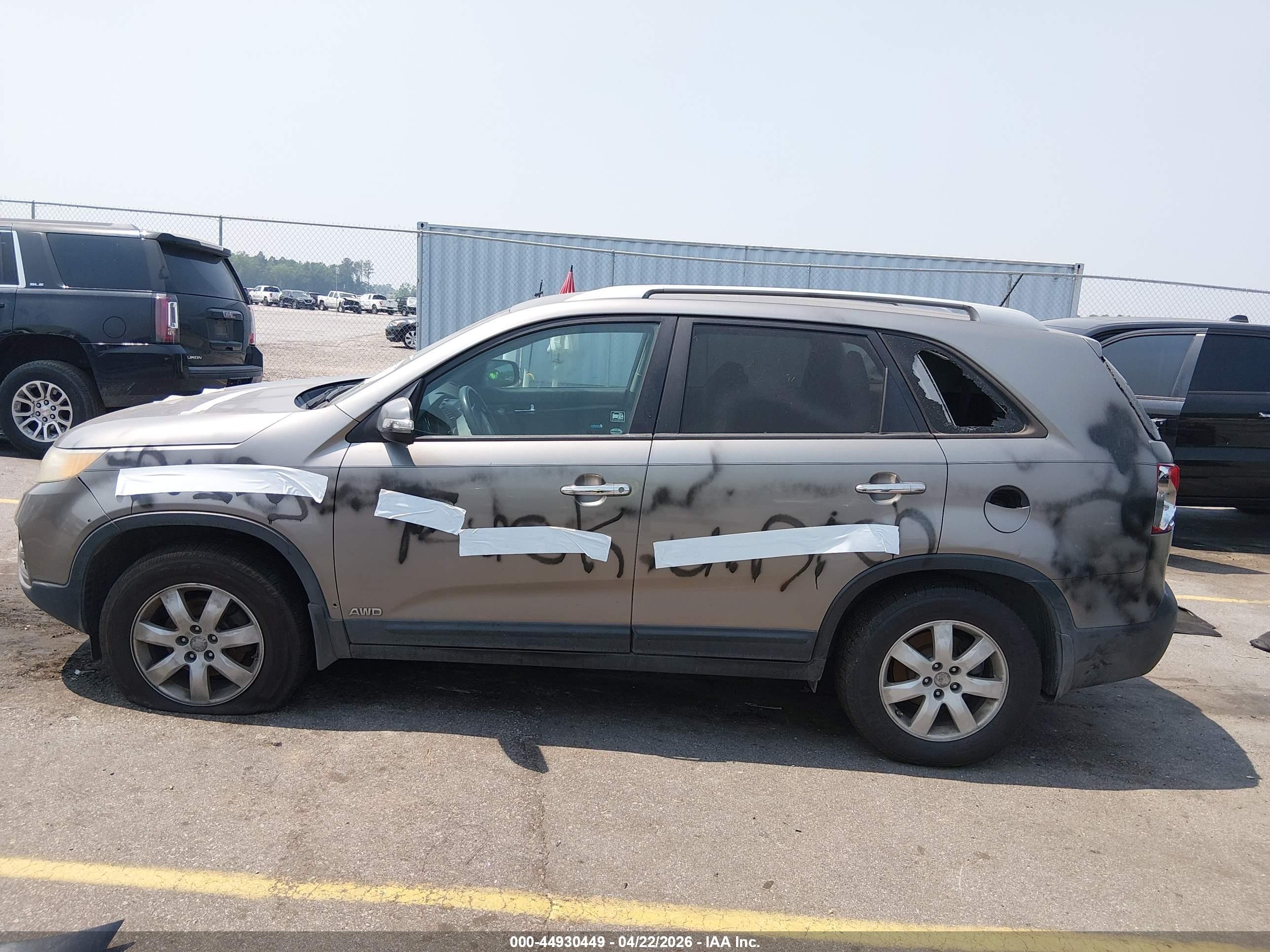 2011 Kia Sorento Lx Gray vin: 5XYKTDA14BG154691