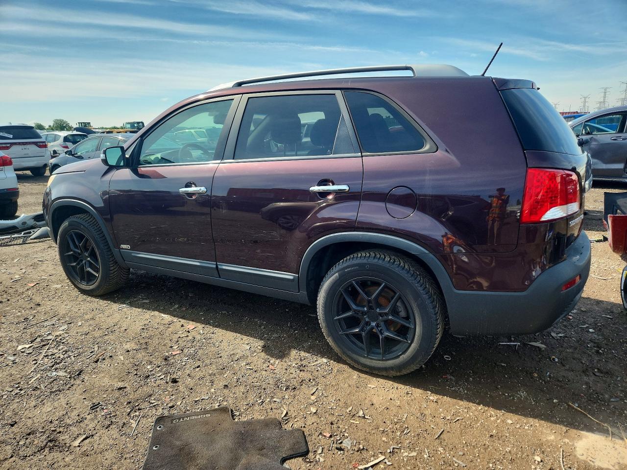 2011 Kia Sorento Lx Burgundy vin: 5XYKTDA15BG110537