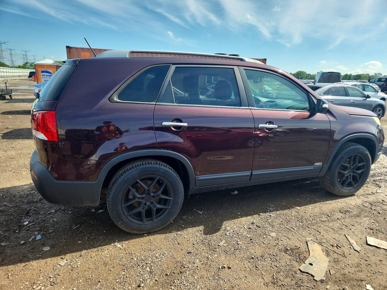 2011 Kia Sorento Lx Burgundy vin: 5XYKTDA15BG110537