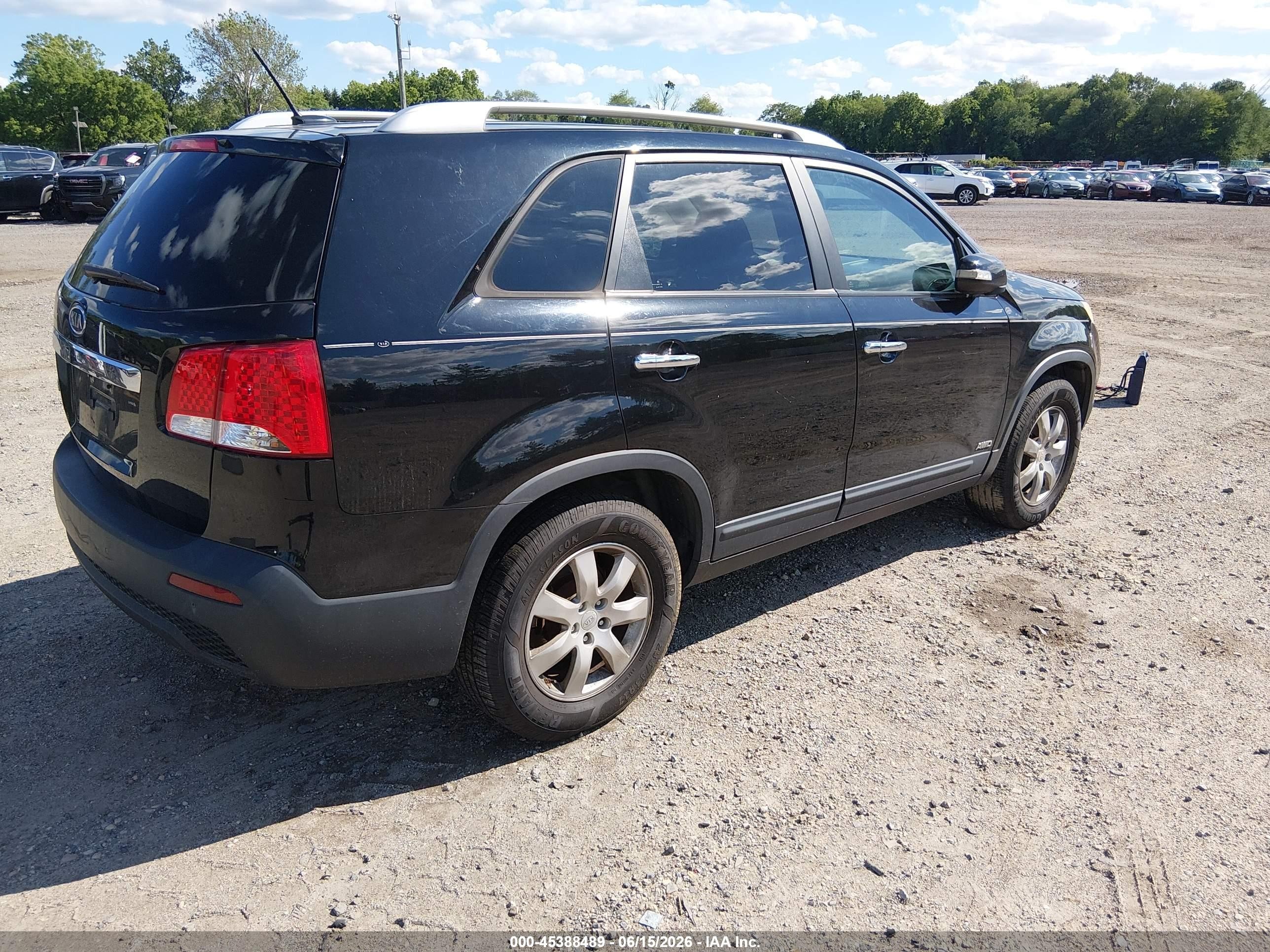 2011 Kia Sorento Lx Black vin: 5XYKTDA16BG063776