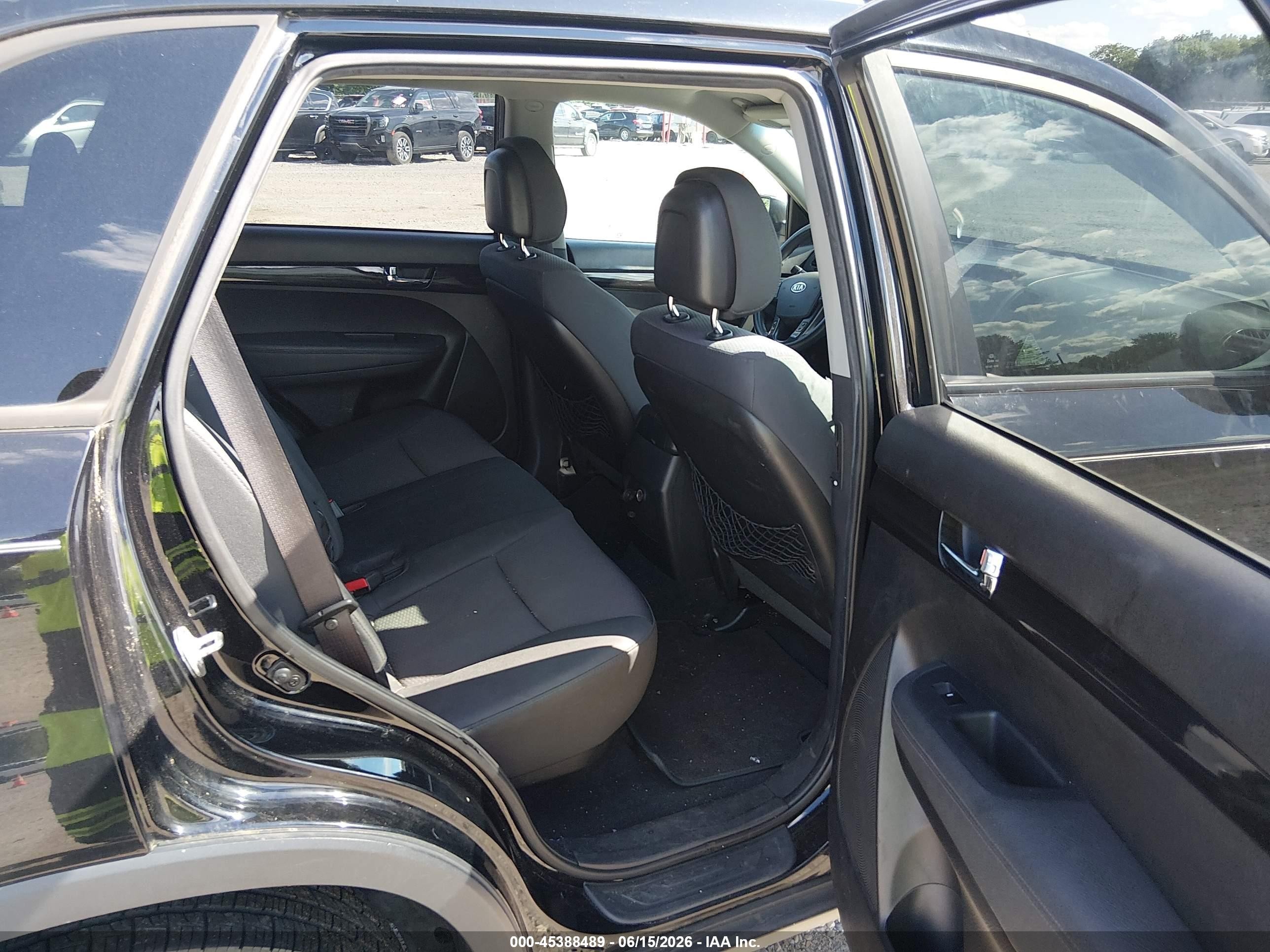 2011 Kia Sorento Lx Black vin: 5XYKTDA16BG063776
