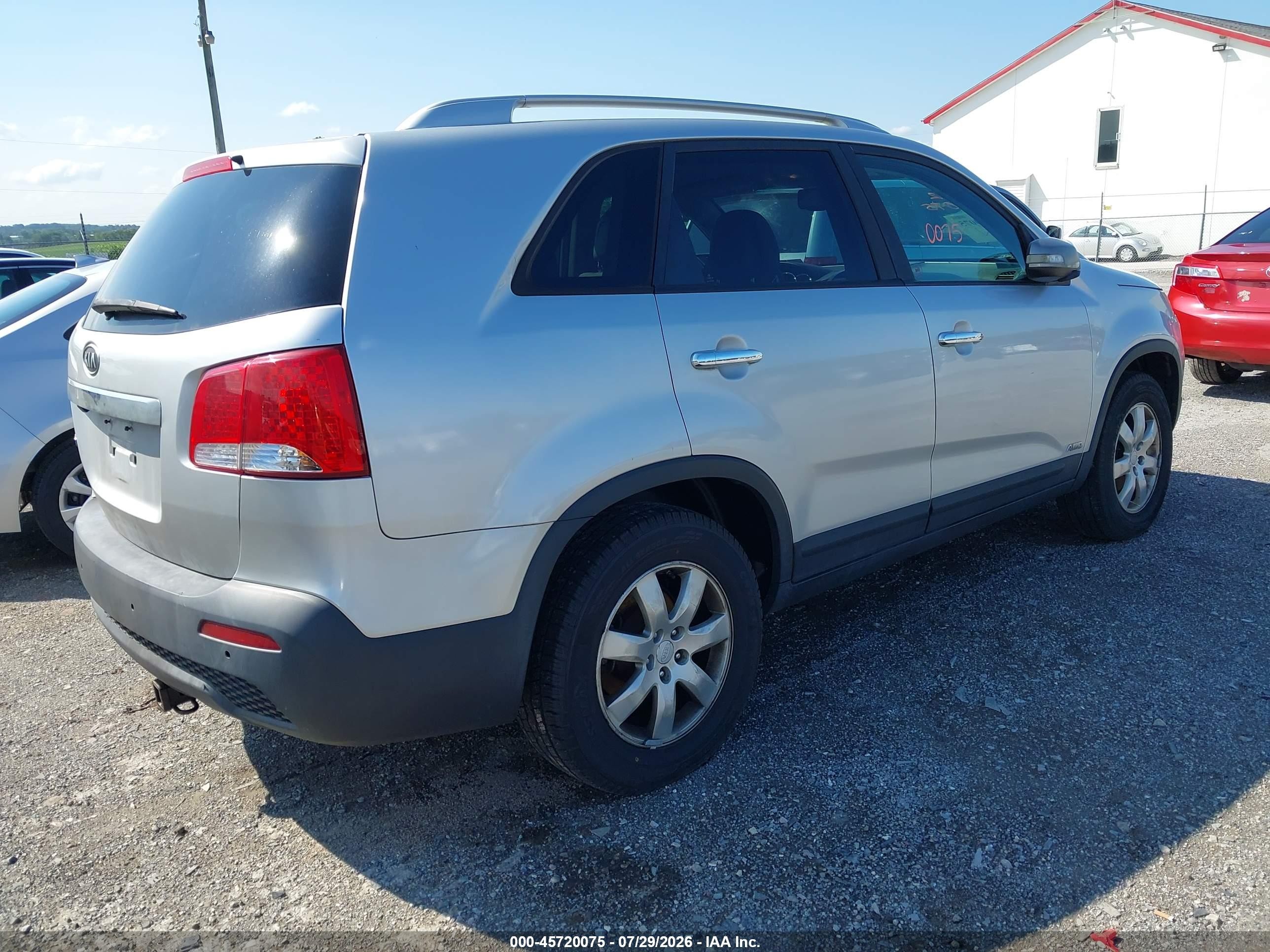 2011 Kia Sorento Lx Silver vin: 5XYKTDA17BG048042