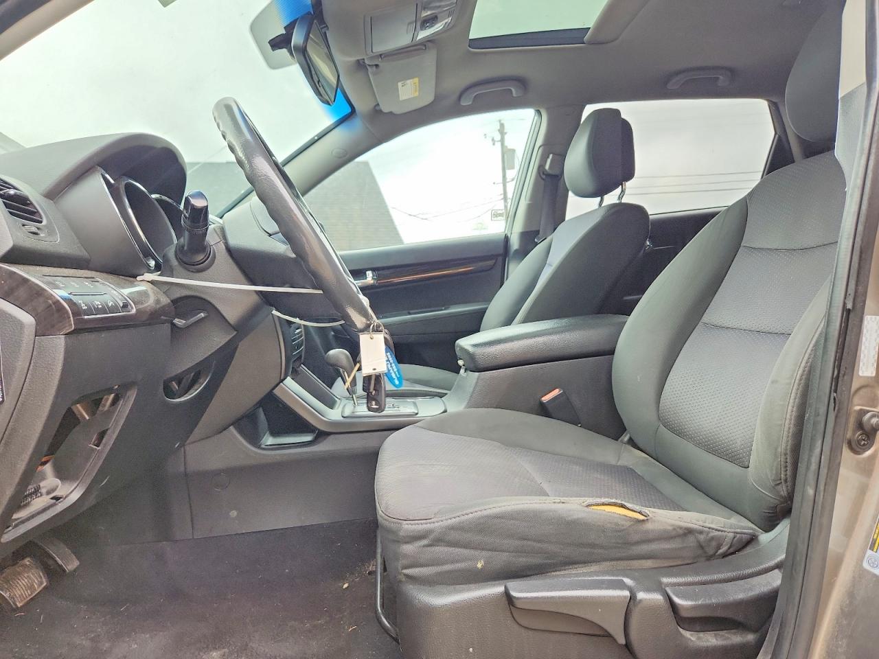 2011 Kia Sorento Lx Charcoal vin: 5XYKTDA18BG043481