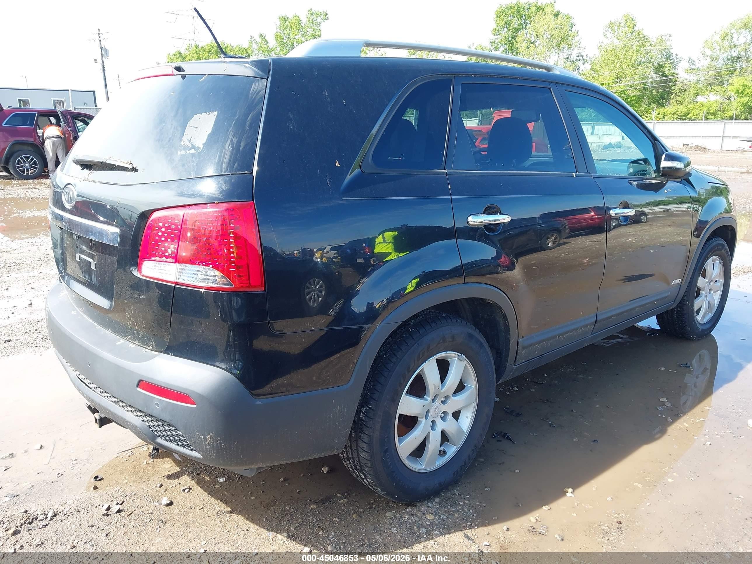 2011 Kia Sorento Lx Black vin: 5XYKTDA1XBG038220