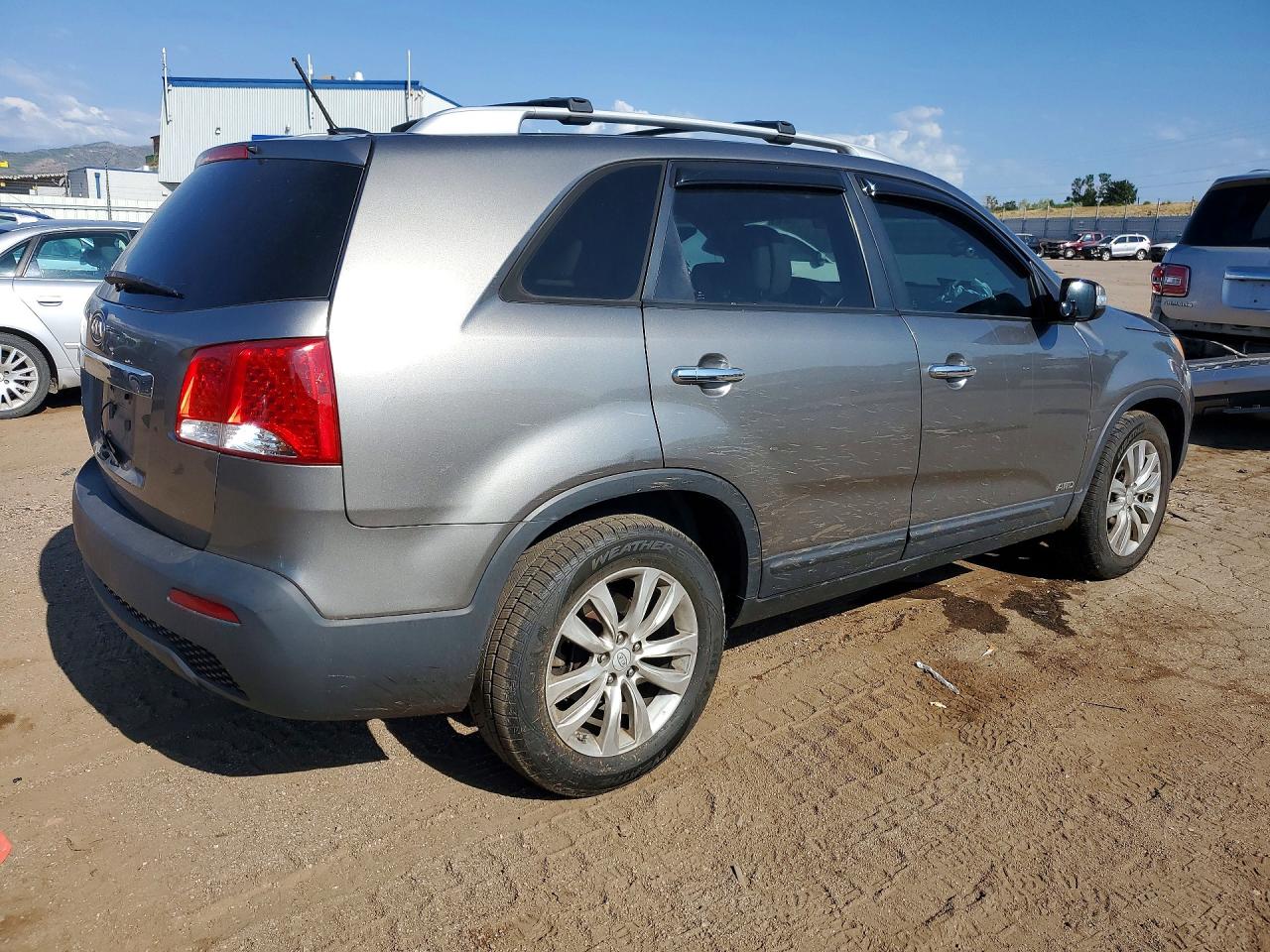 2011 Kia Sorento Lx Серый vin: 5XYKTDA20BG060168