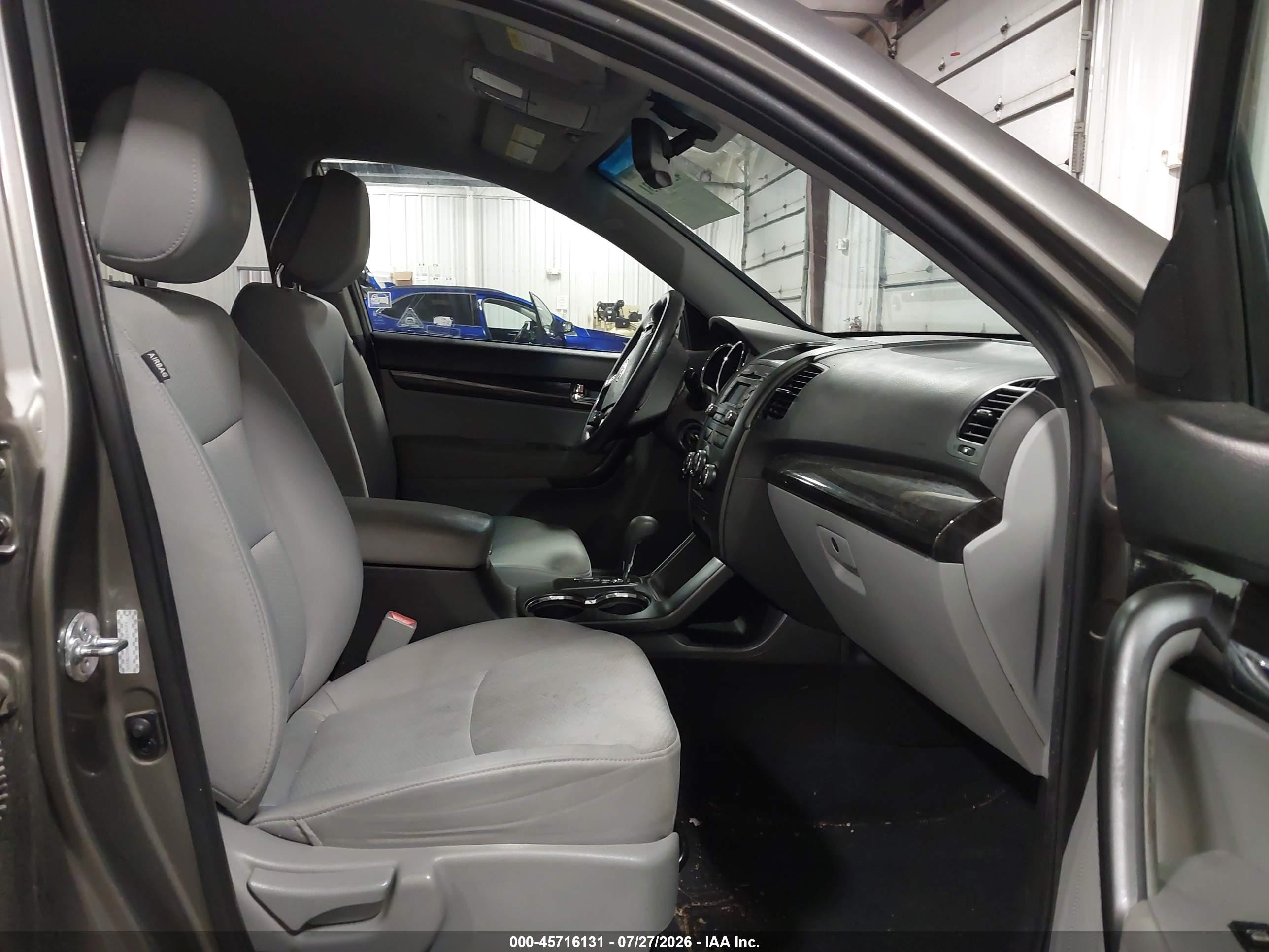 2011 Kia Sorento Lx V6 Gray vin: 5XYKTDA20BG078105