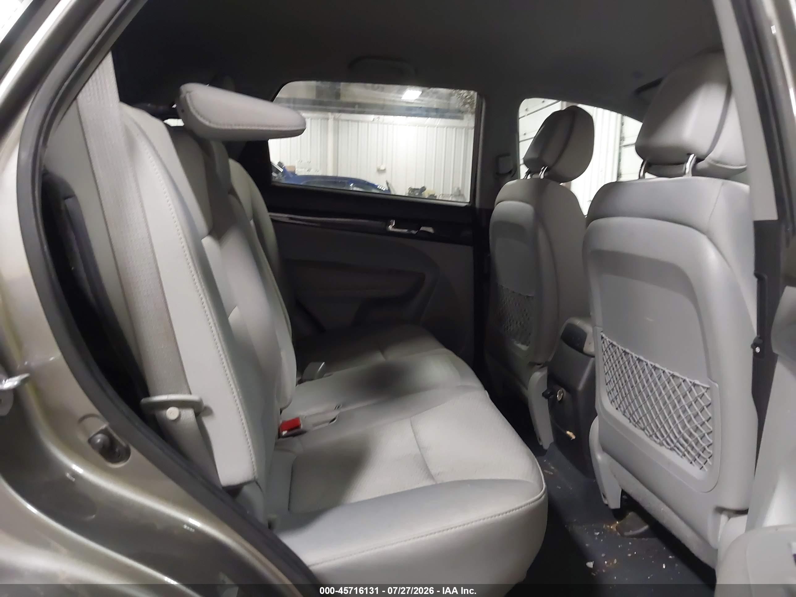 2011 Kia Sorento Lx V6 Gray vin: 5XYKTDA20BG078105