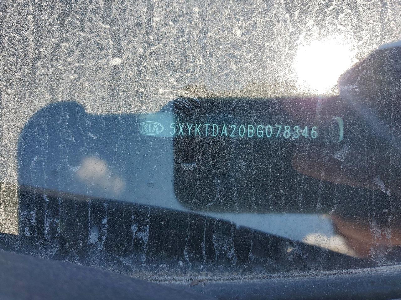 2011 Kia Sorento Lx White vin: 5XYKTDA20BG078346