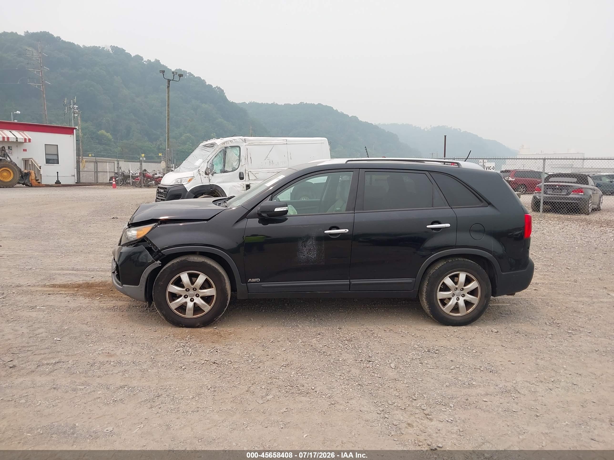 2013 Kia Sorento Lx V6 Maroon vin: 5XYKTDA20DG309880