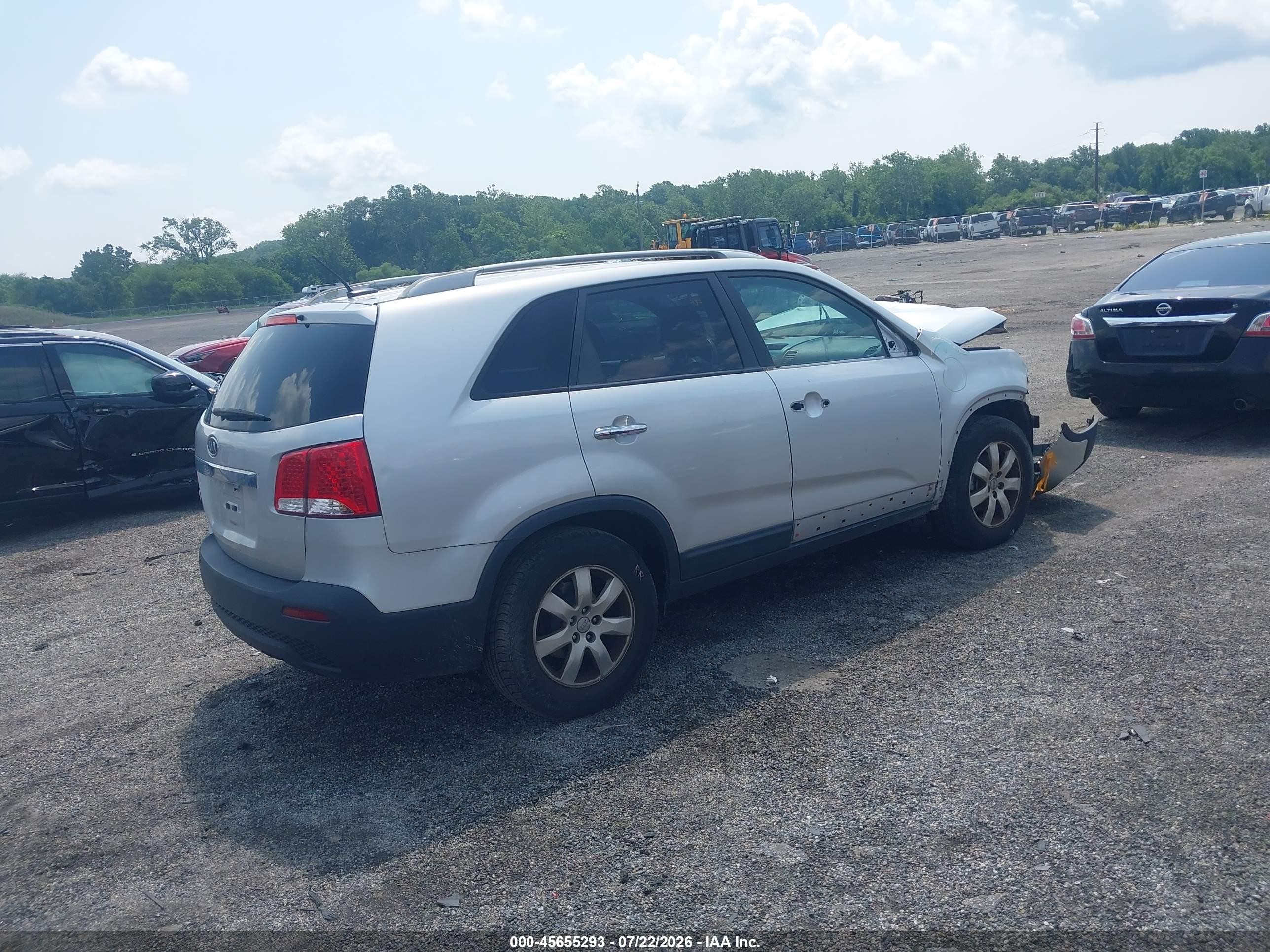 2013 Kia Sorento Lx V6 Silver vin: 5XYKTDA20DG318918