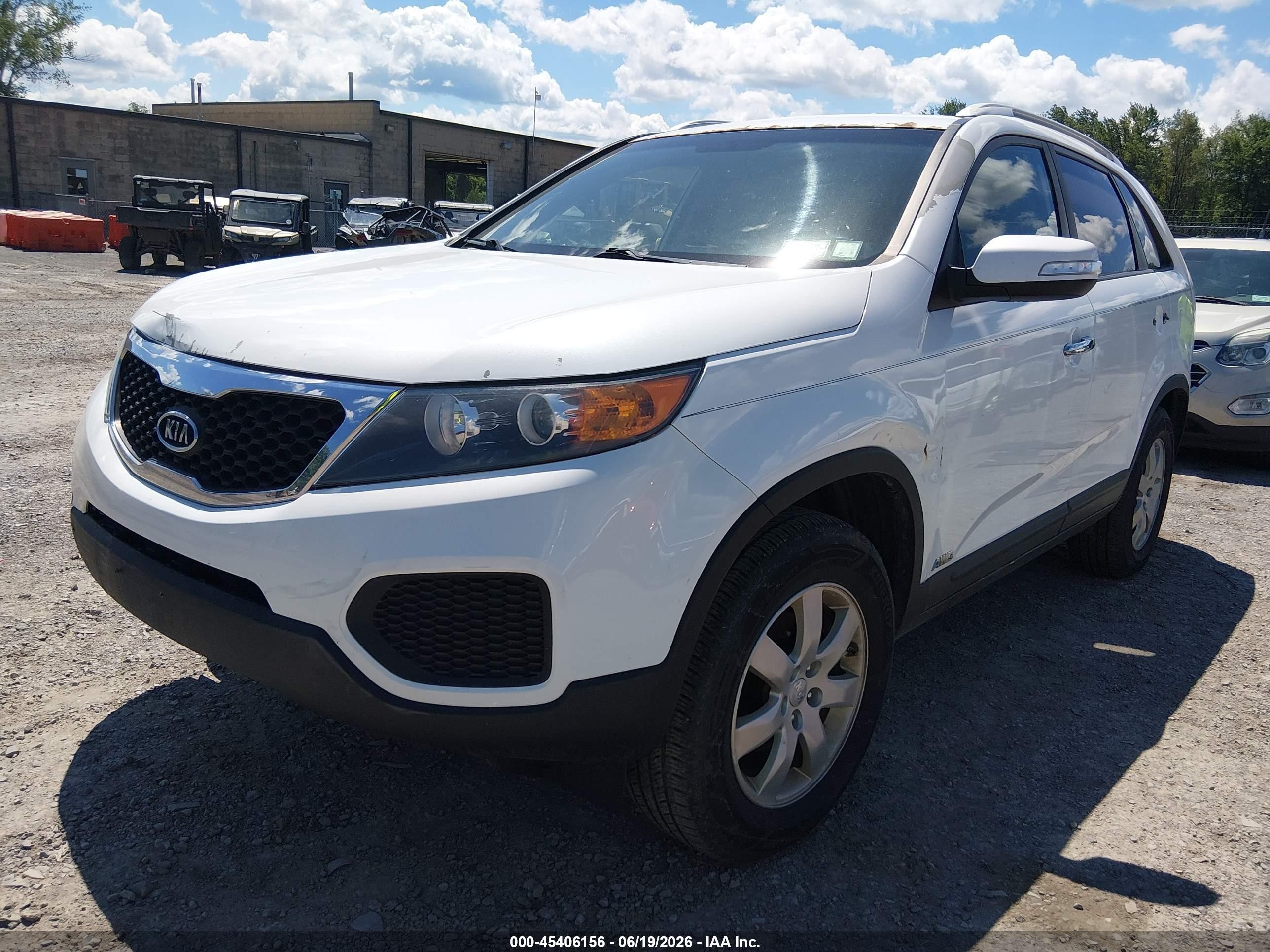 2013 Kia Sorento Lx V6 White vin: 5XYKTDA20DG342877
