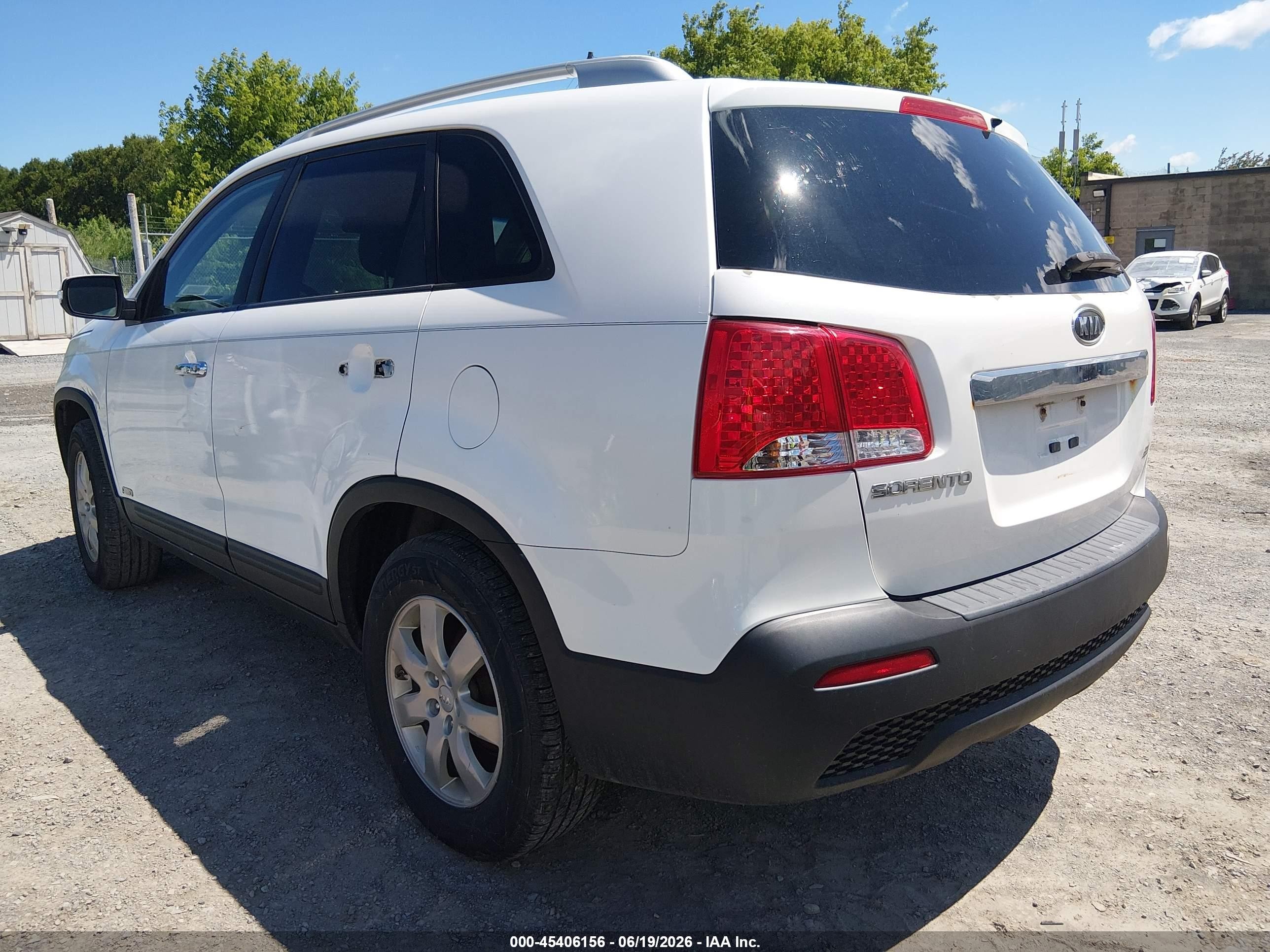 2013 Kia Sorento Lx V6 White vin: 5XYKTDA20DG342877
