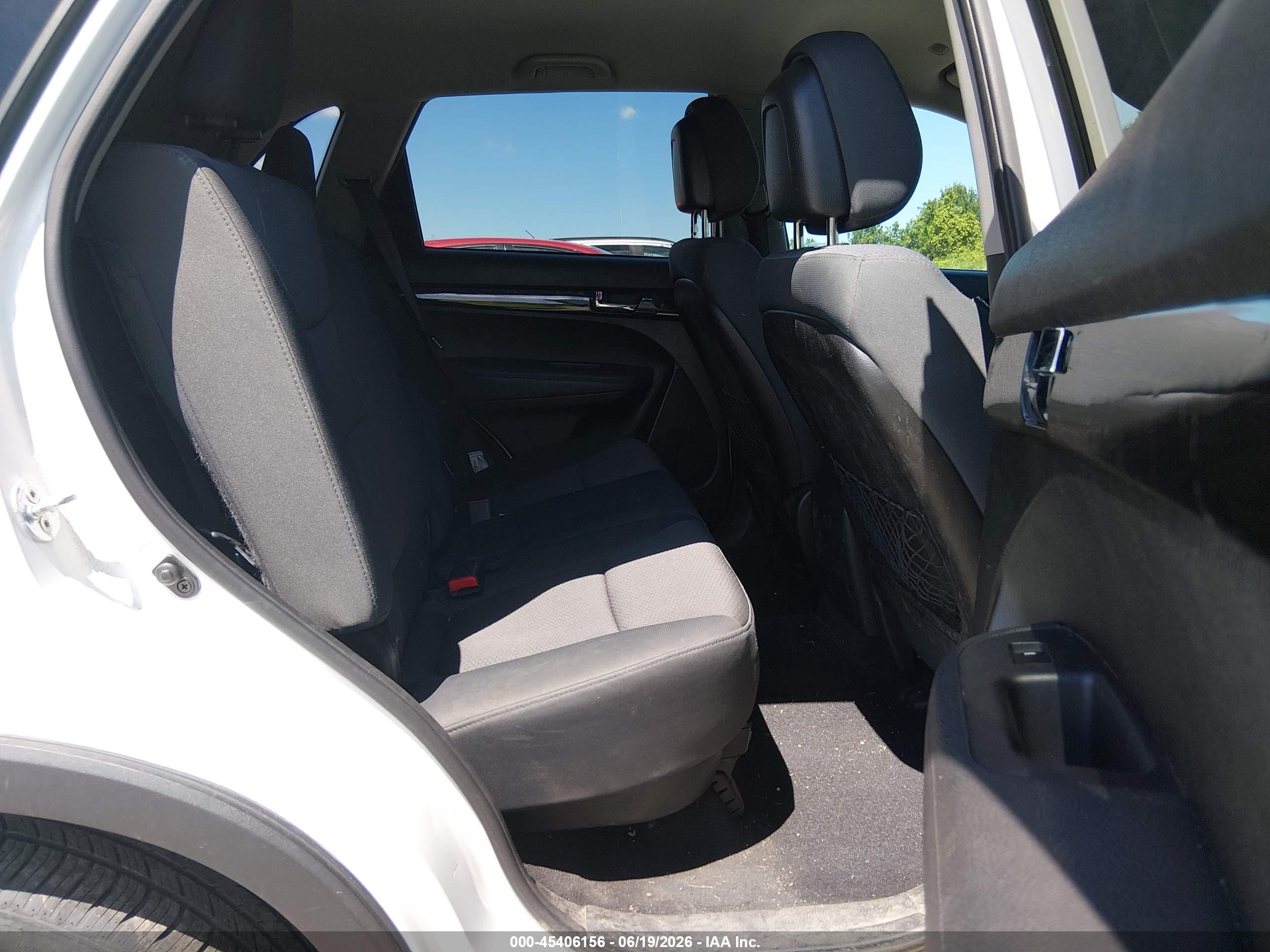 2013 Kia Sorento Lx V6 White vin: 5XYKTDA20DG342877