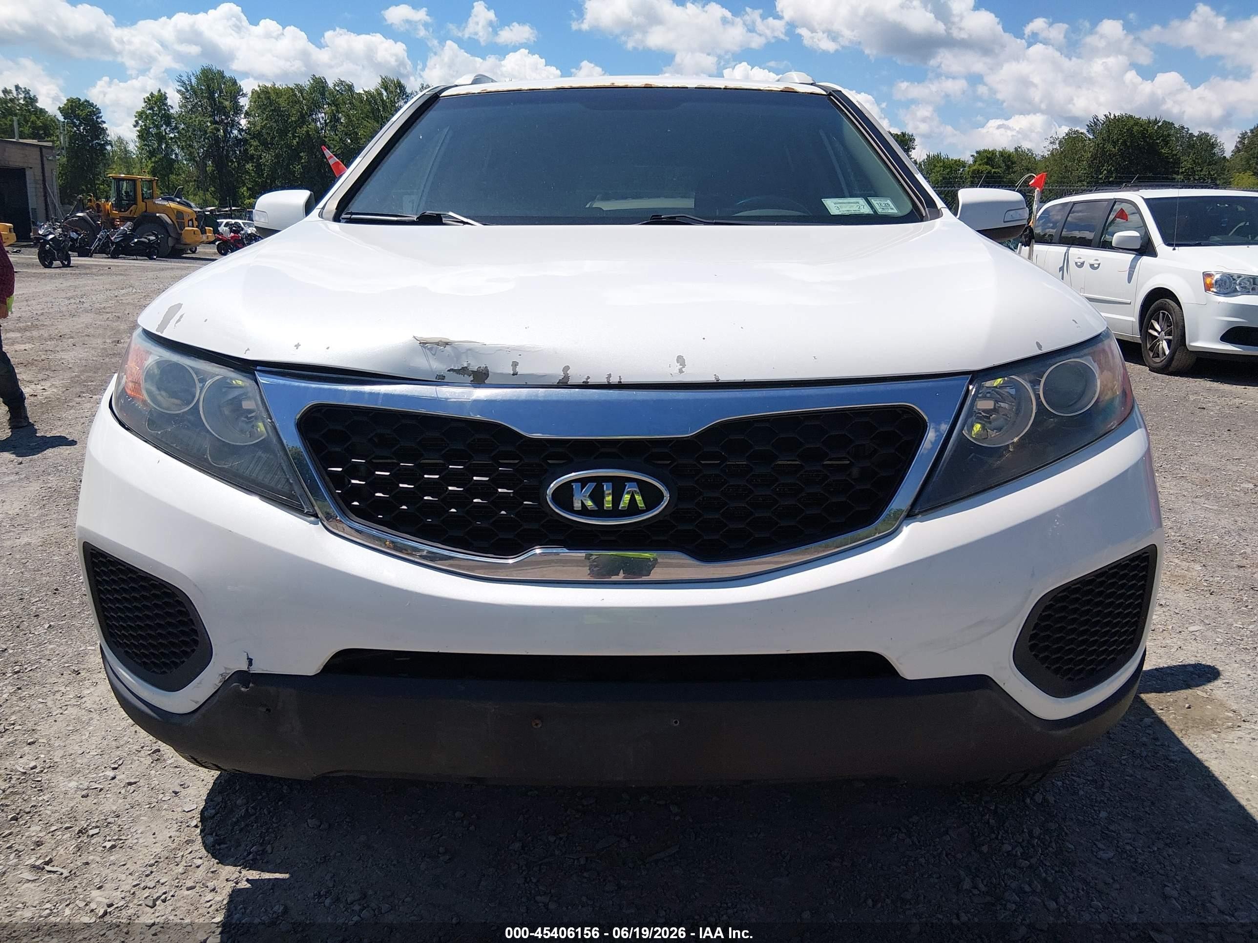 2013 Kia Sorento Lx V6 White vin: 5XYKTDA20DG342877