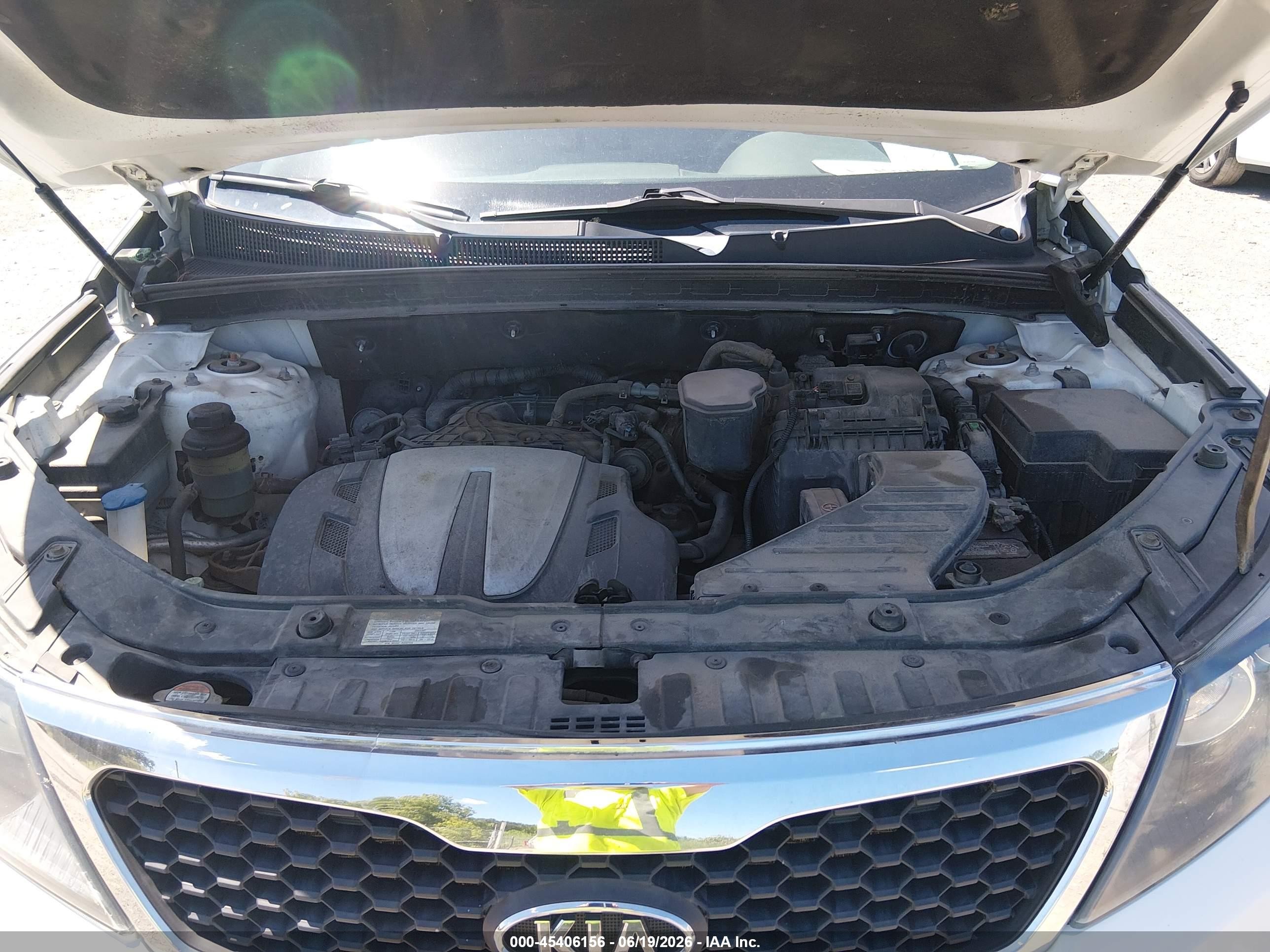 2013 Kia Sorento Lx V6 White vin: 5XYKTDA20DG342877