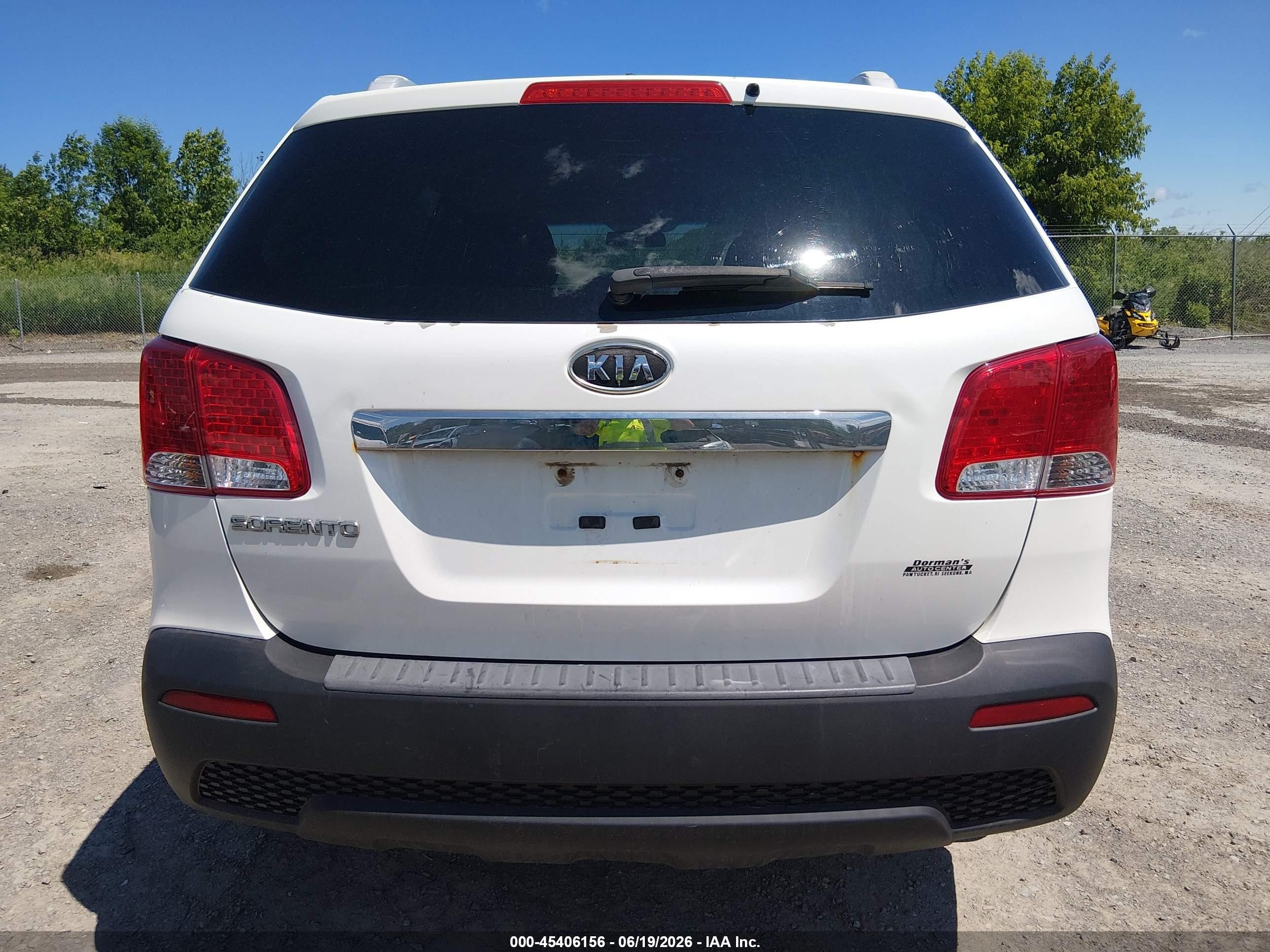 2013 Kia Sorento Lx V6 White vin: 5XYKTDA20DG342877
