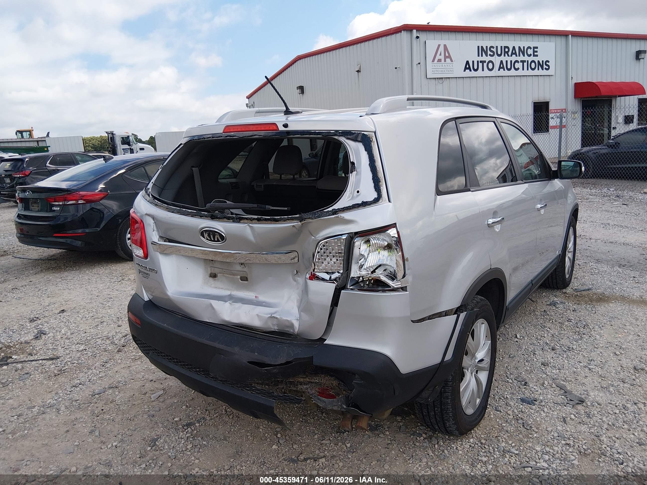 2011 Kia Sorento Lx V6 Silver vin: 5XYKTDA21BG073110