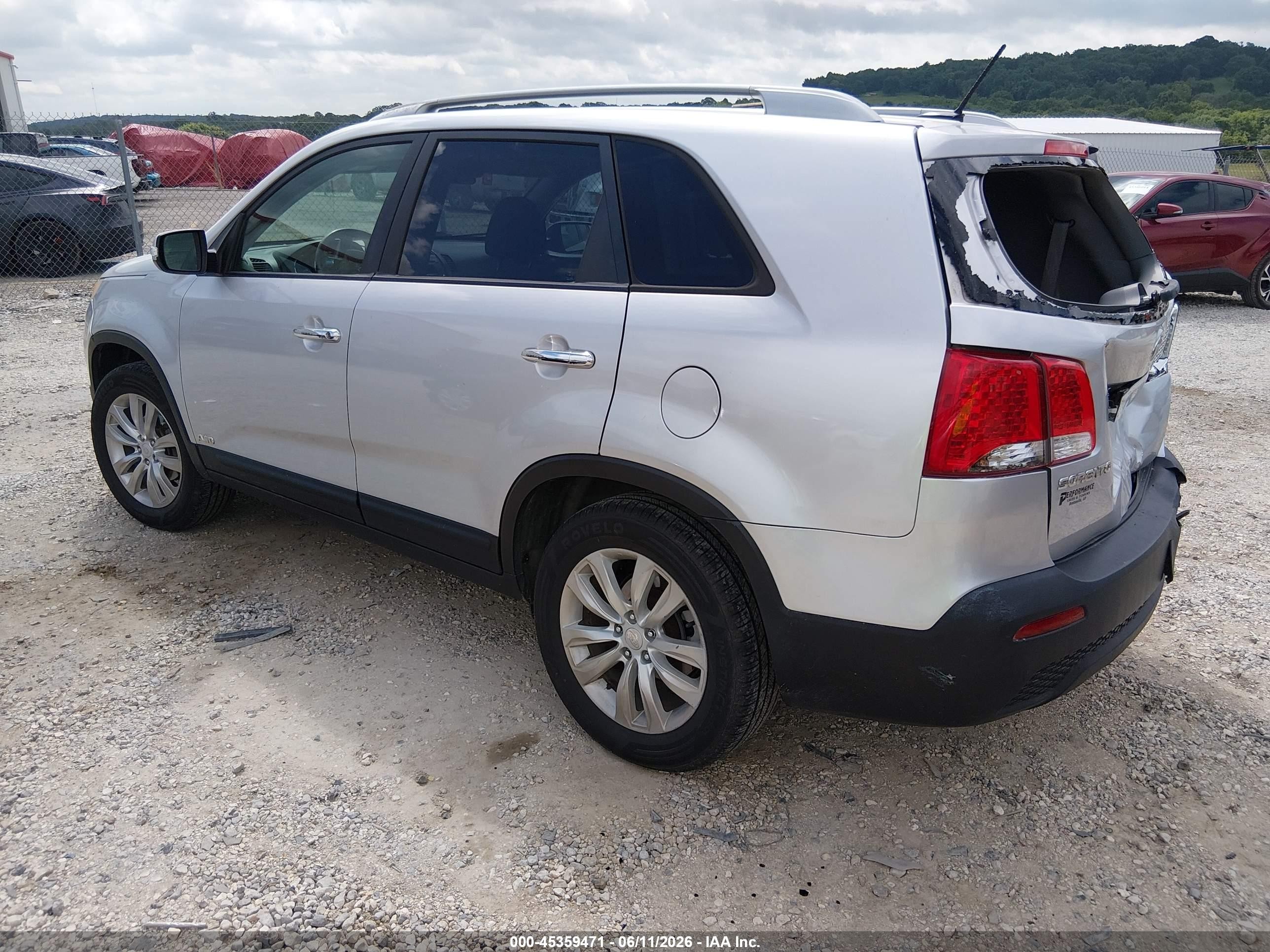 2011 Kia Sorento Lx V6 Silver vin: 5XYKTDA21BG073110