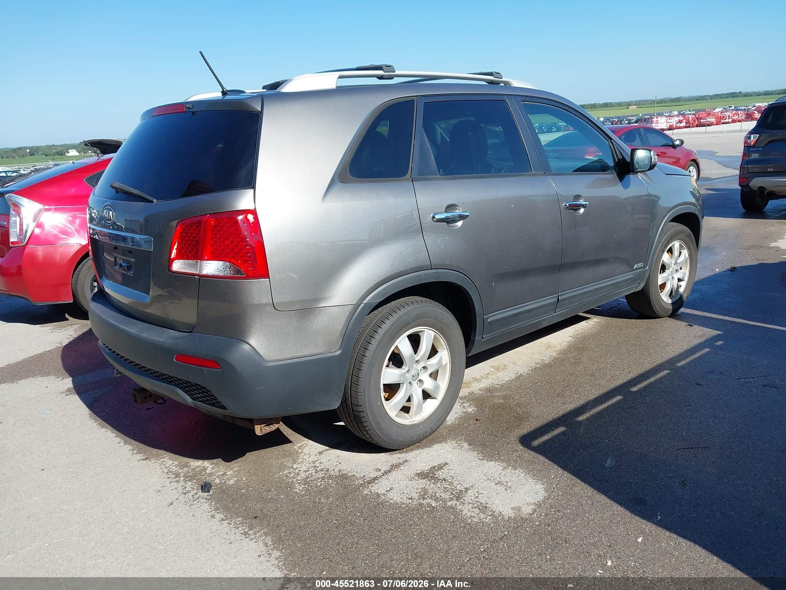 2013 Kia Sorento Lx V6 Gray vin: 5XYKTDA21DG319074