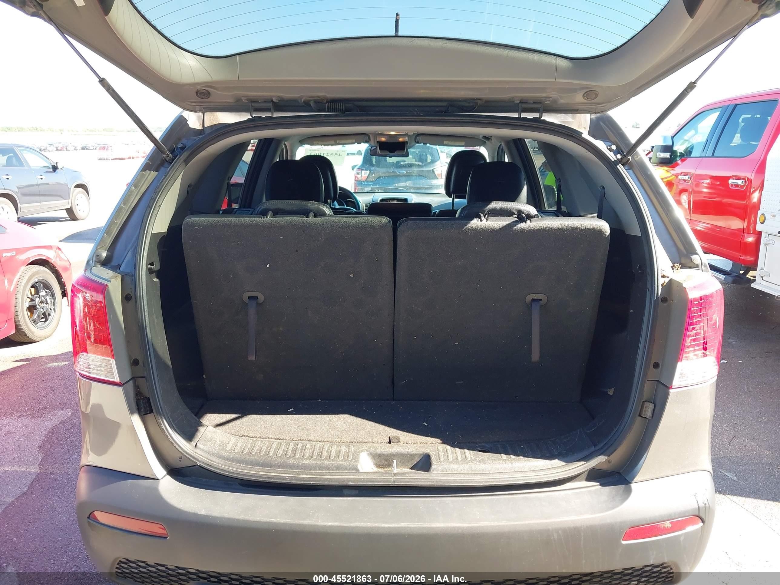 2013 Kia Sorento Lx V6 Gray vin: 5XYKTDA21DG319074