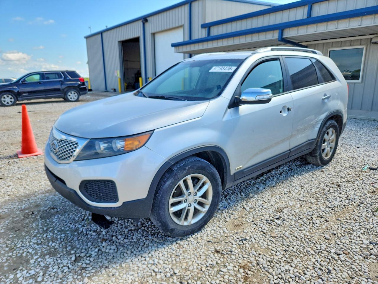 2011 Kia Sorento Lx Silver vin: 5XYKTDA21DG327630