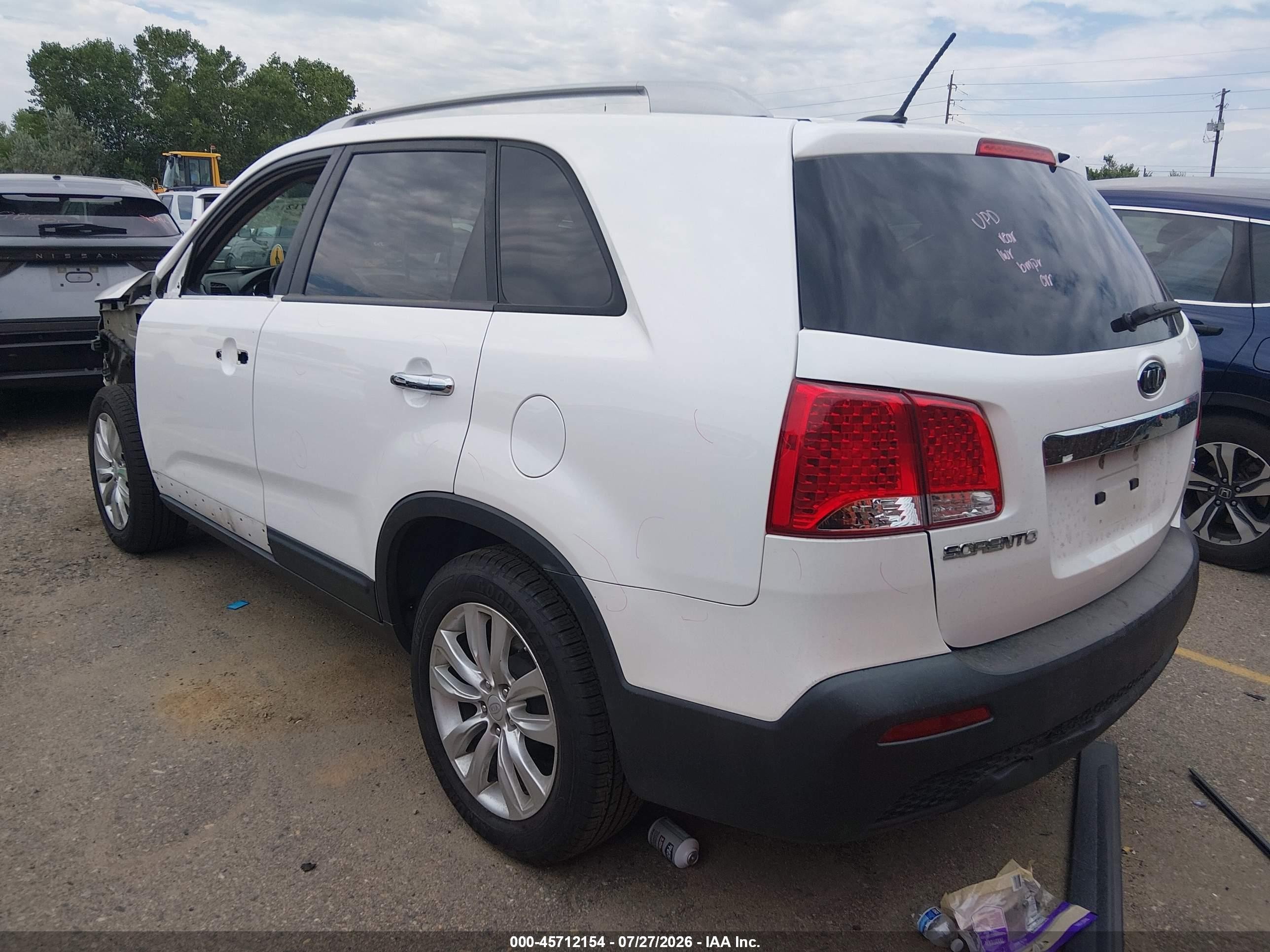 2011 Kia Sorento Lx V6 White vin: 5XYKTDA22BG050550