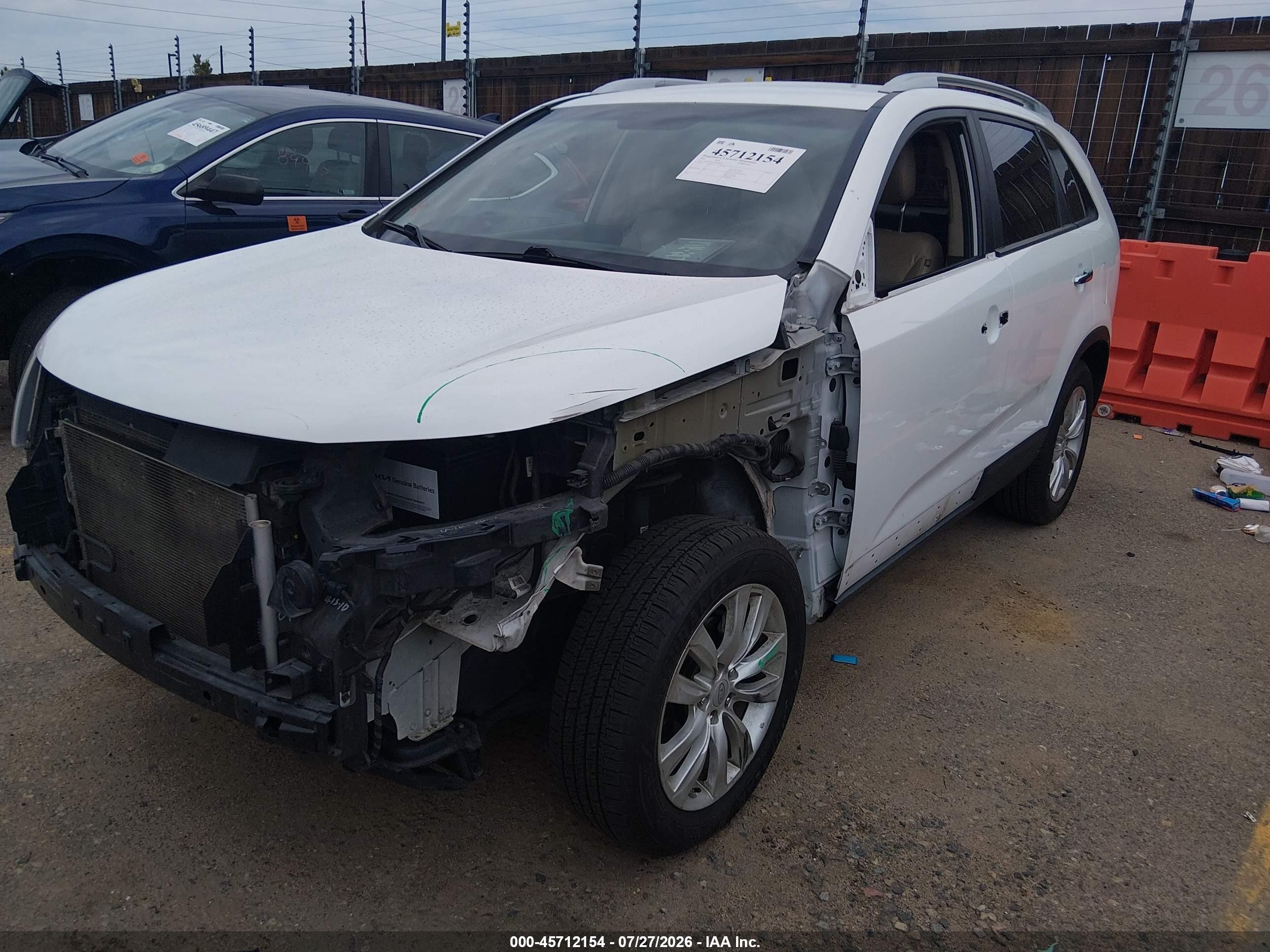 2011 Kia Sorento Lx V6 White vin: 5XYKTDA22BG050550