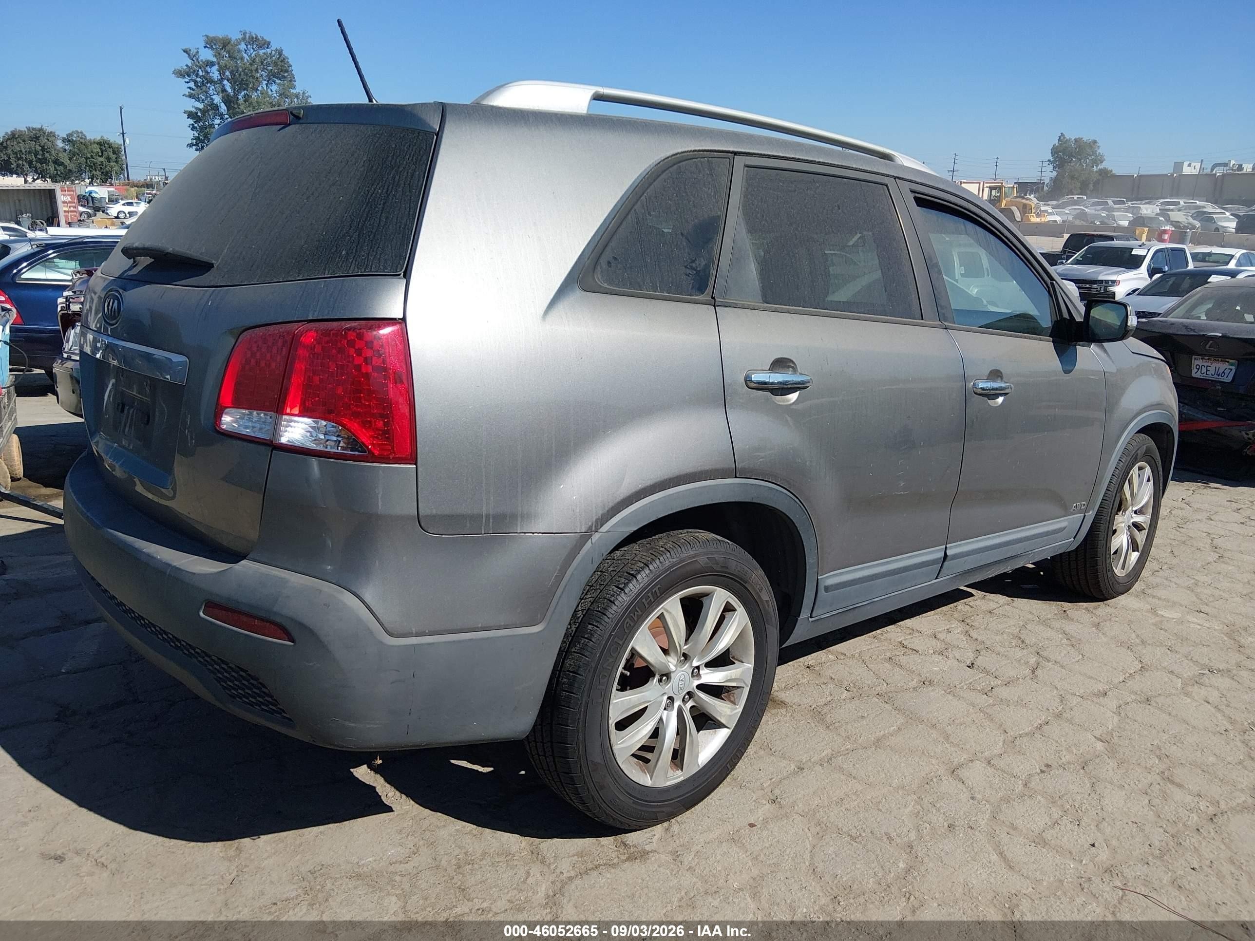 2011 Kia Sorento Lx V6 Brown vin: 5XYKTDA22BG064254